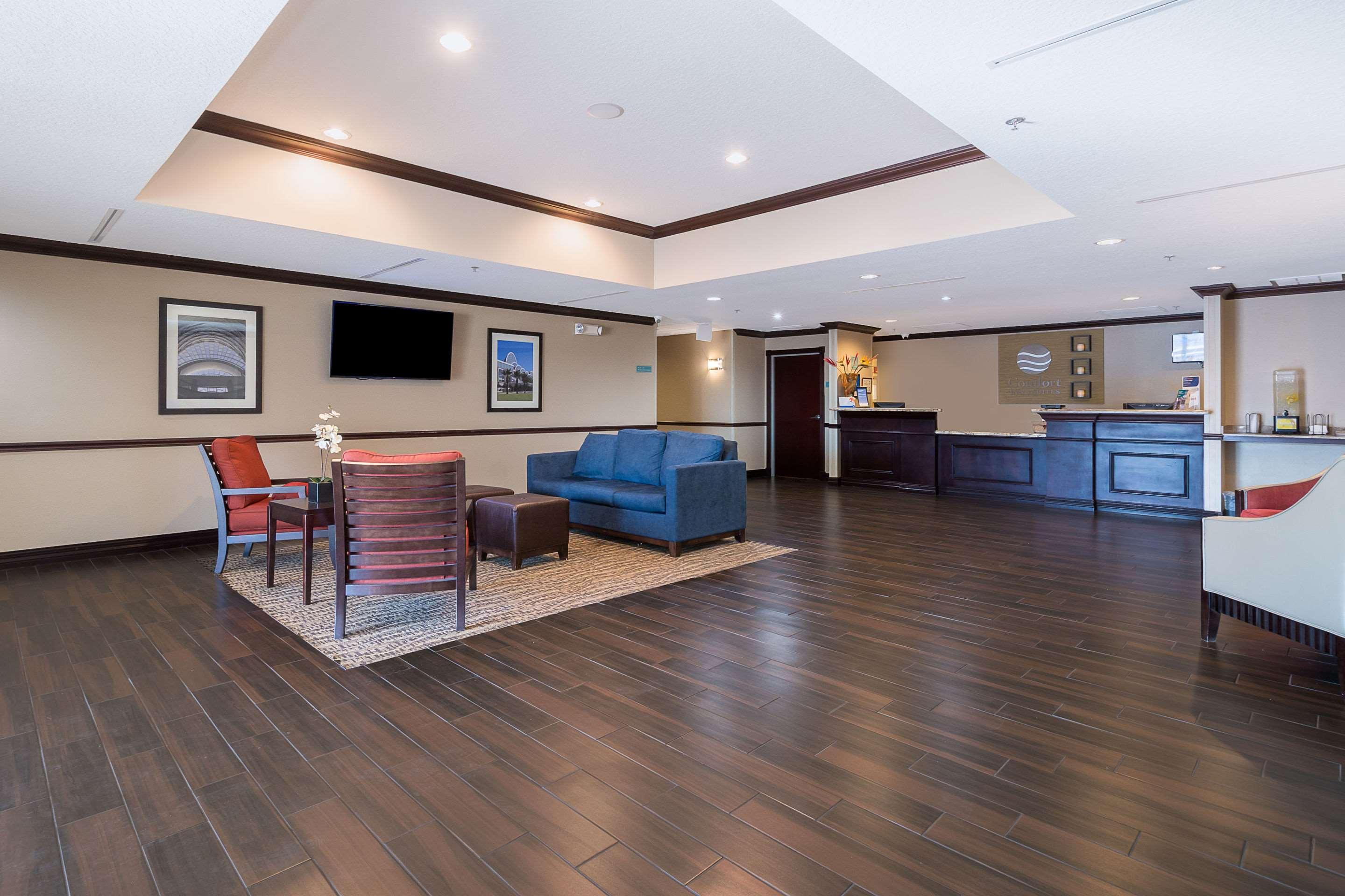 Comfort Inn & Suites Maingate South Davenport Exterior photo