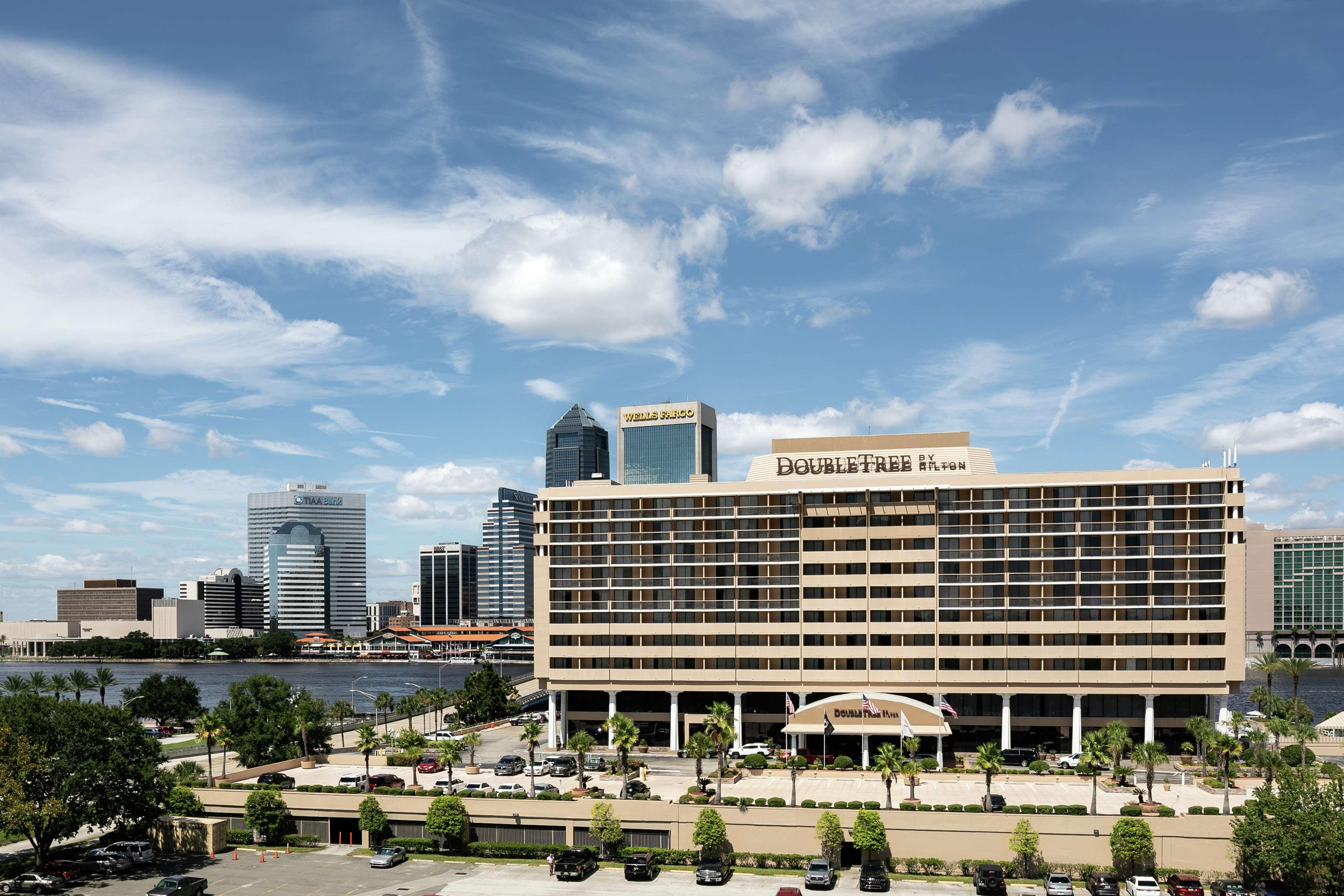 Doubletree By Hilton Jacksonville Riverfront, Fl Exterior photo