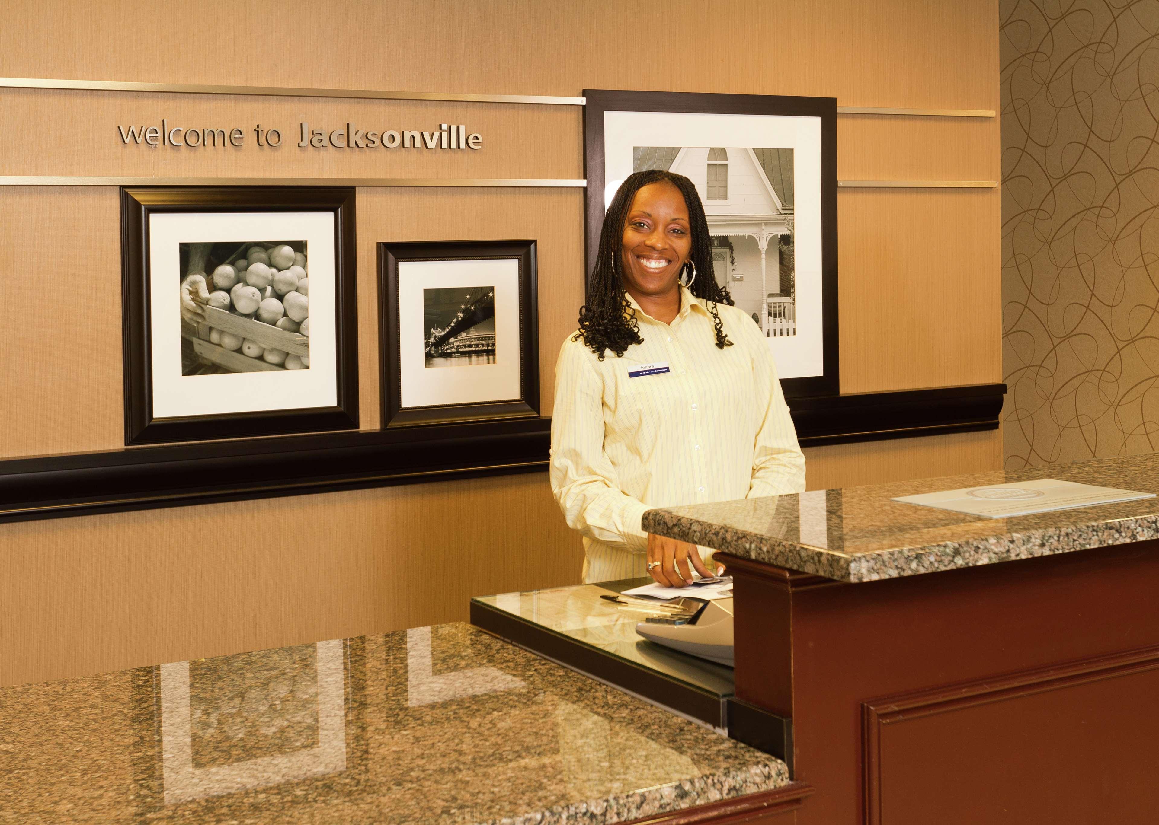 Hampton Inn & Suites Jacksonville-Airport Interior photo