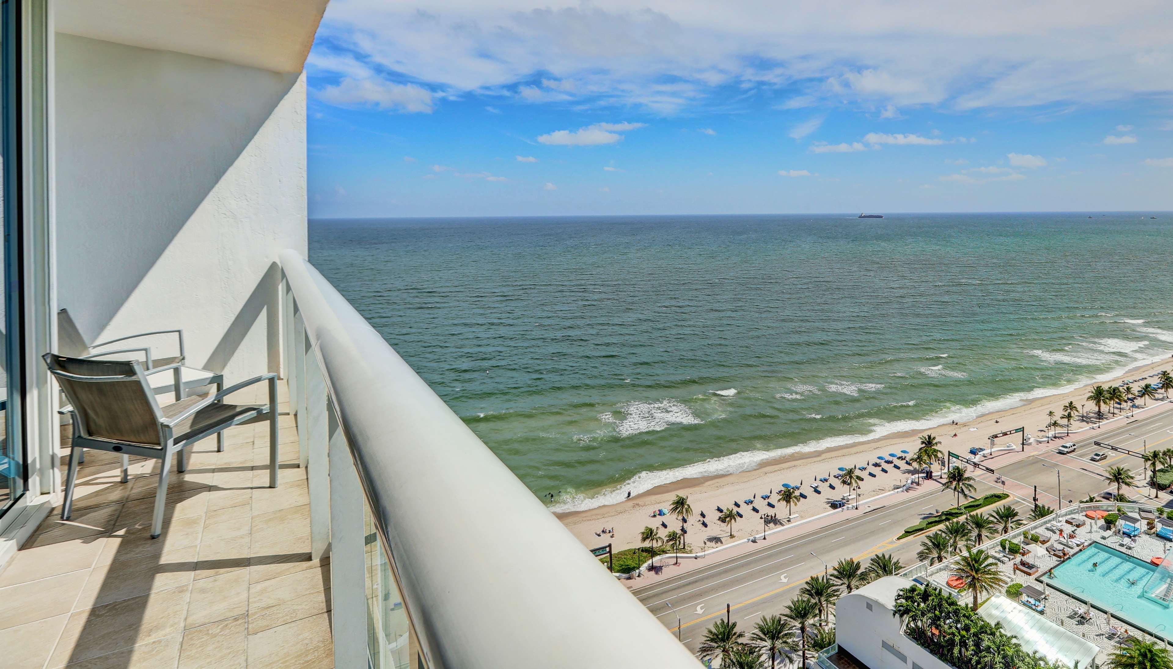 Hilton Fort Lauderdale Beach Resort Exterior photo