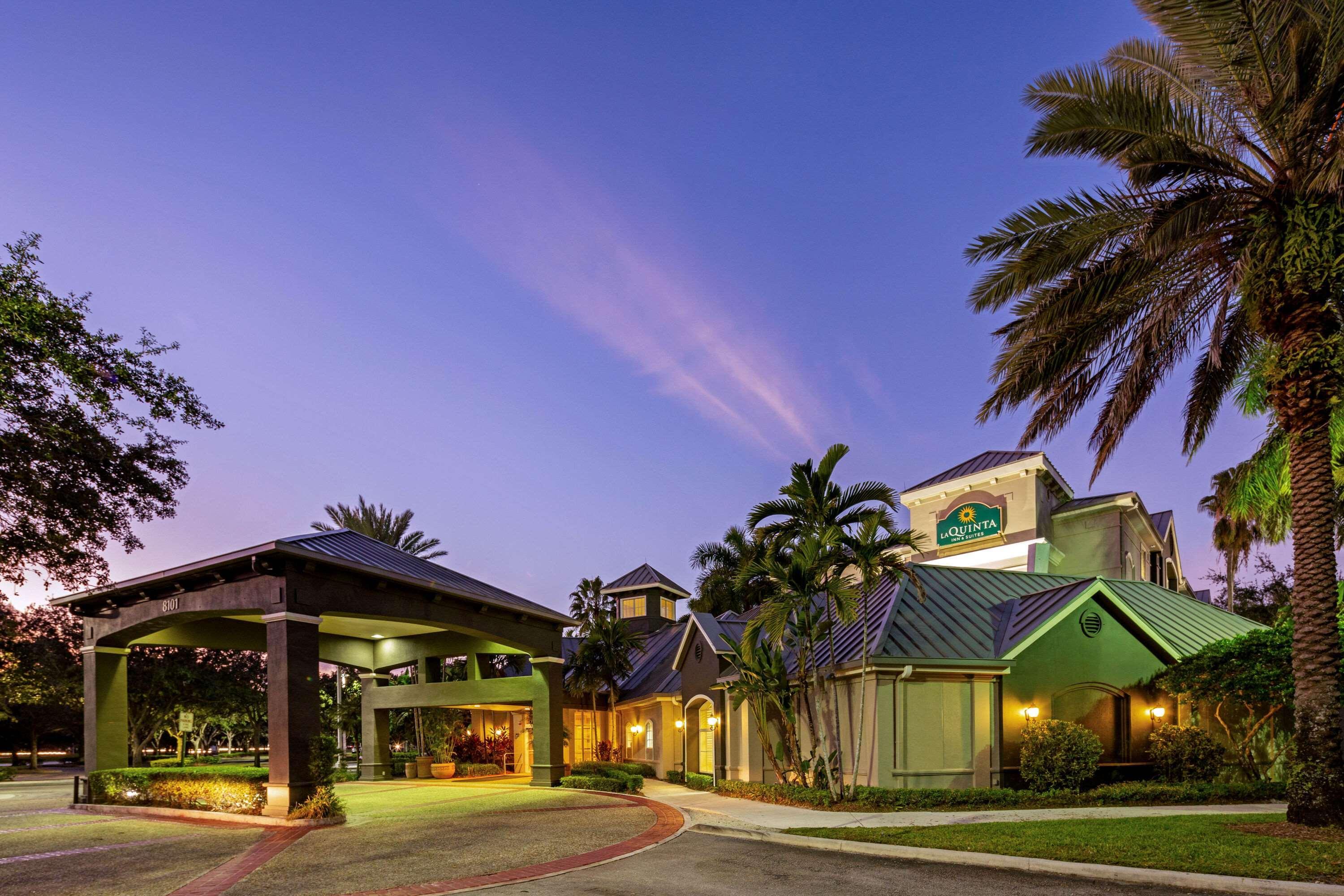 La Quinta By Wyndham Ft. Lauderdale Plantation Hotel Exterior photo