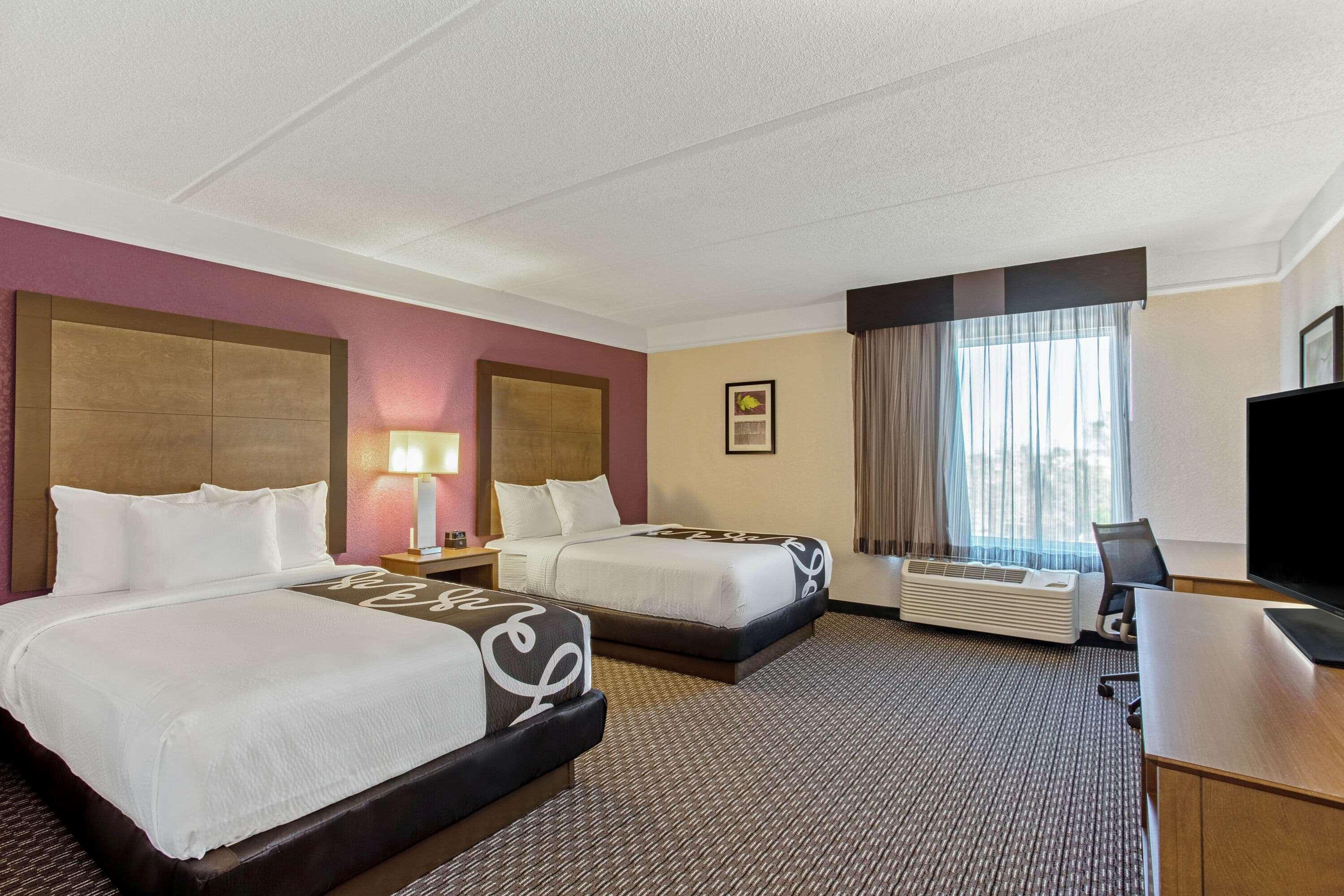 La Quinta Inn & Suites By Wyndham Panama City Exterior photo
