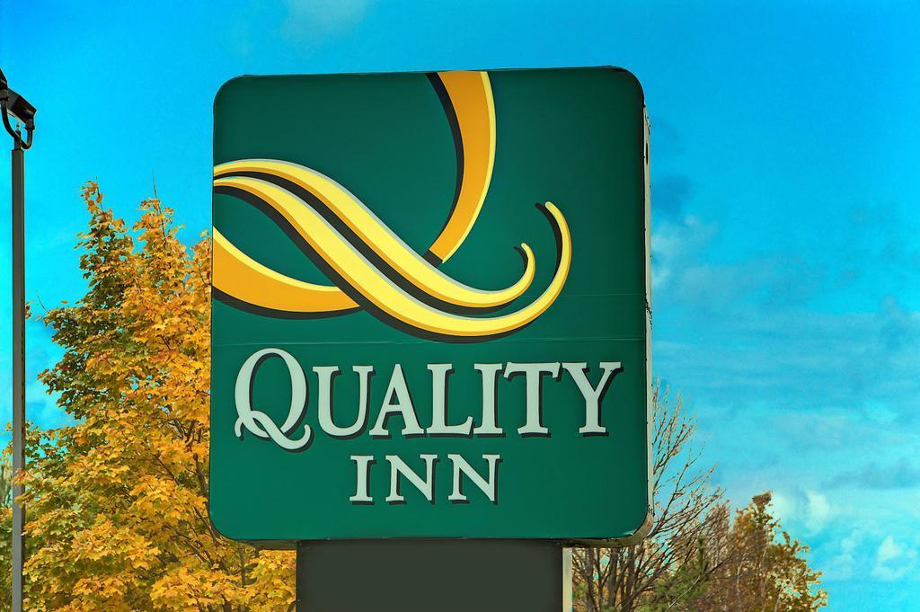 Quality Inn Brunswick Cleveland South Exterior photo