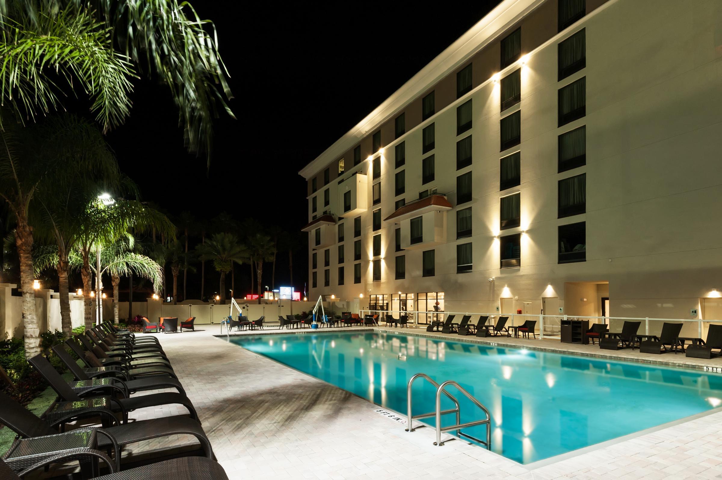 Delta Hotels By Marriott Orlando Lake Buena Vista Exterior photo