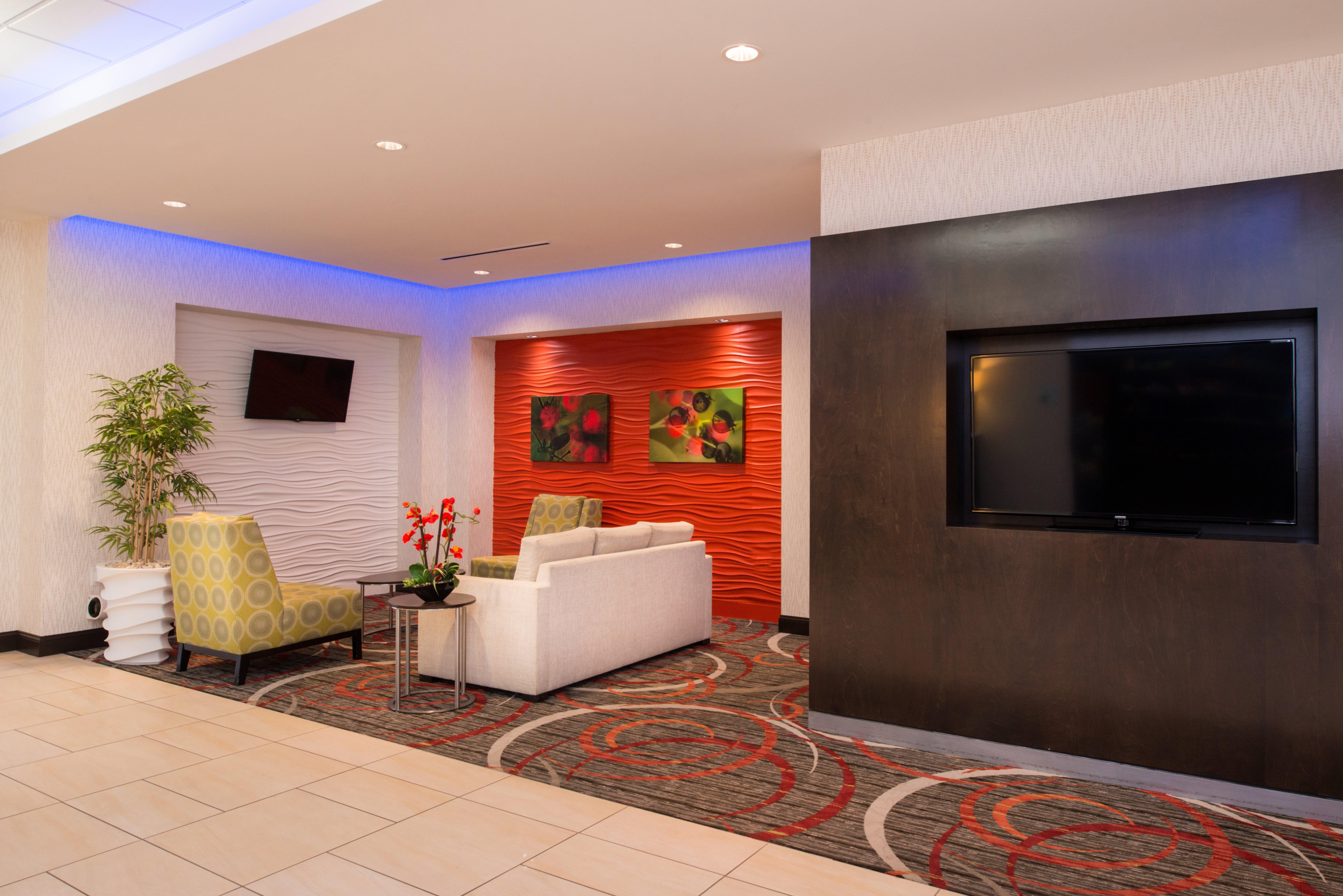 Holiday Inn Express & Suites Monroe, An Ihg Hotel Exterior photo