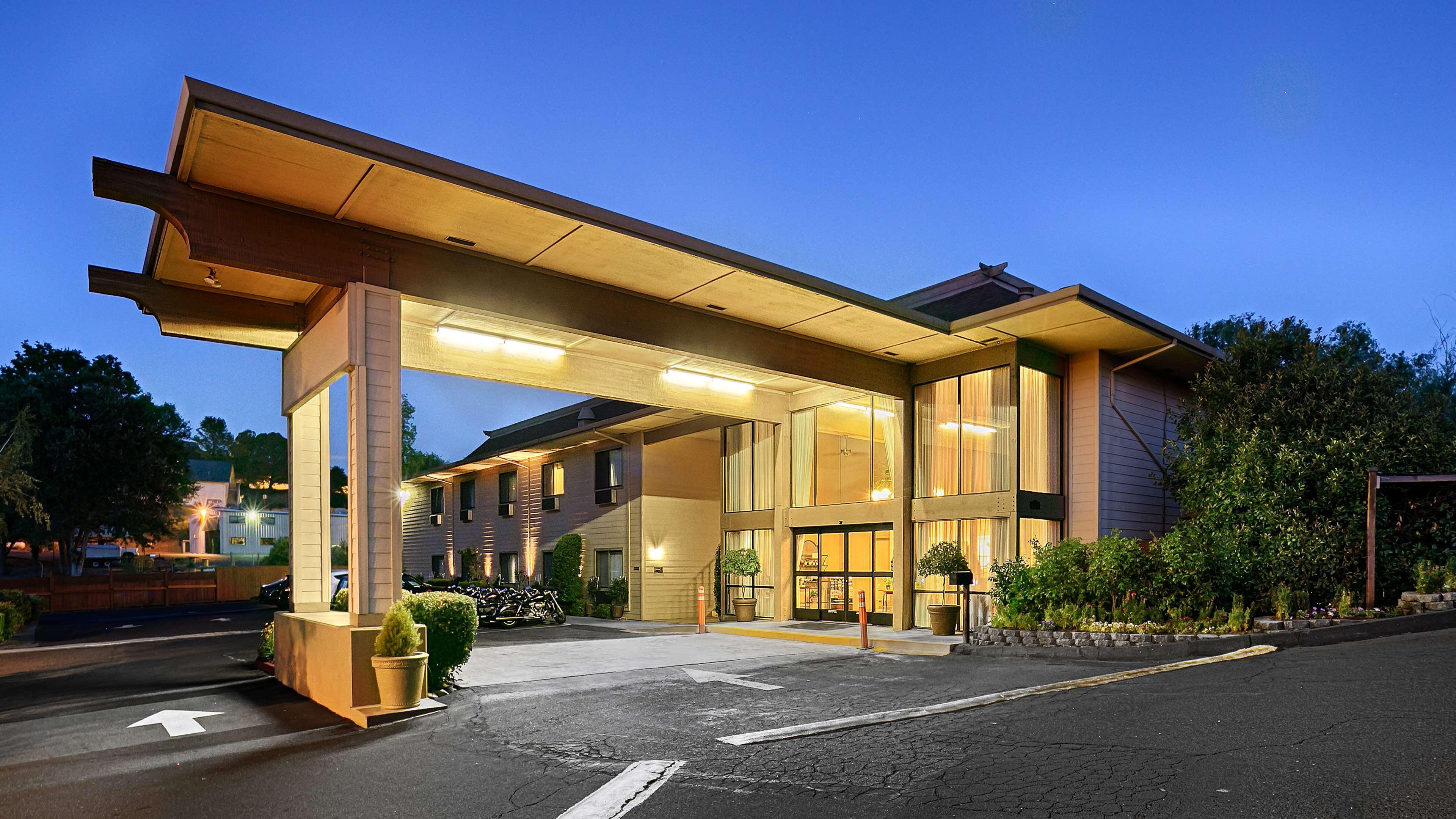 Best Western Plus Sonora Oaks Hotel And Conference Center Exterior photo