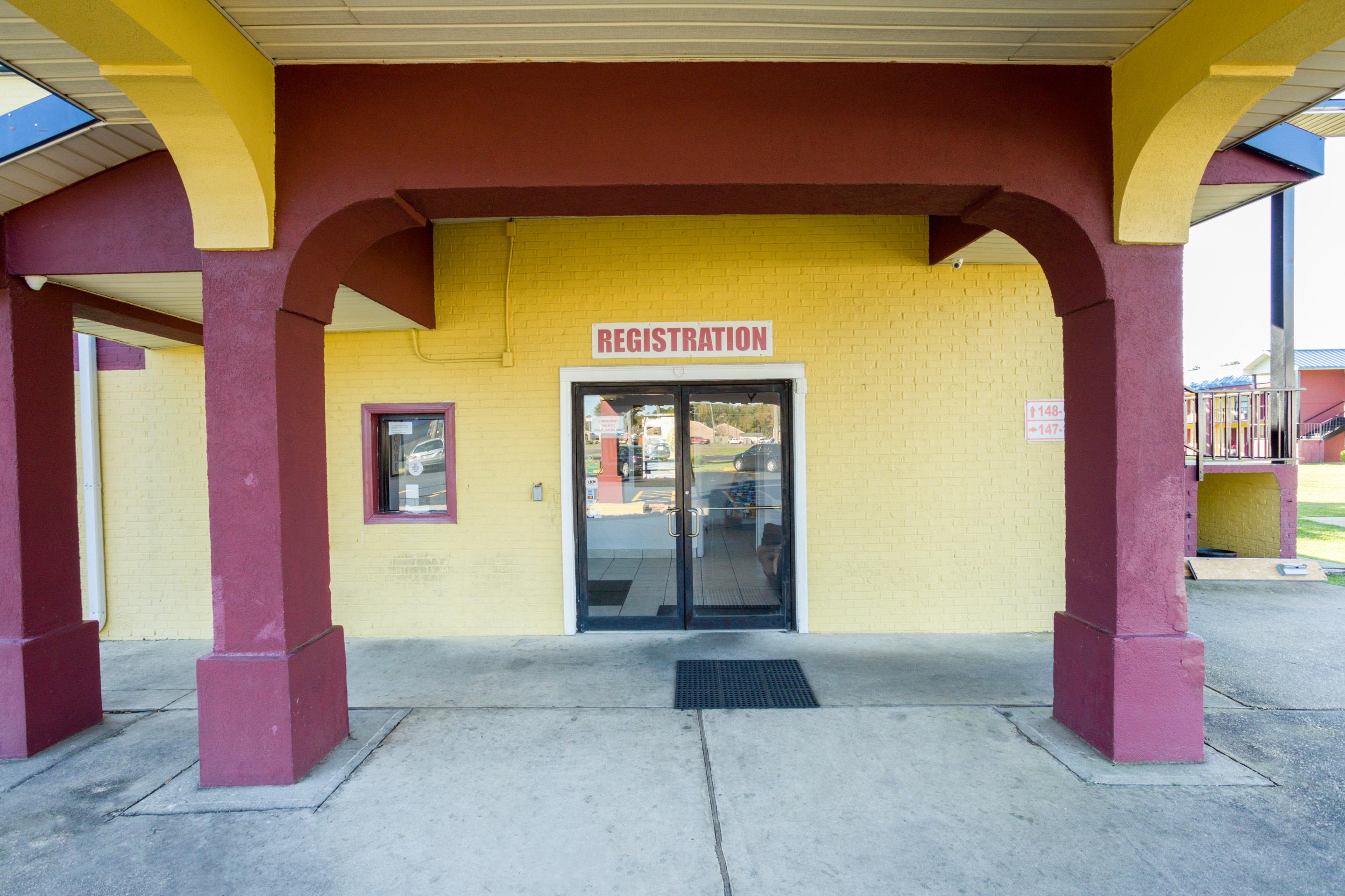 Oyo Hotel Pensacola I-10 & Hwy 29 Exterior photo