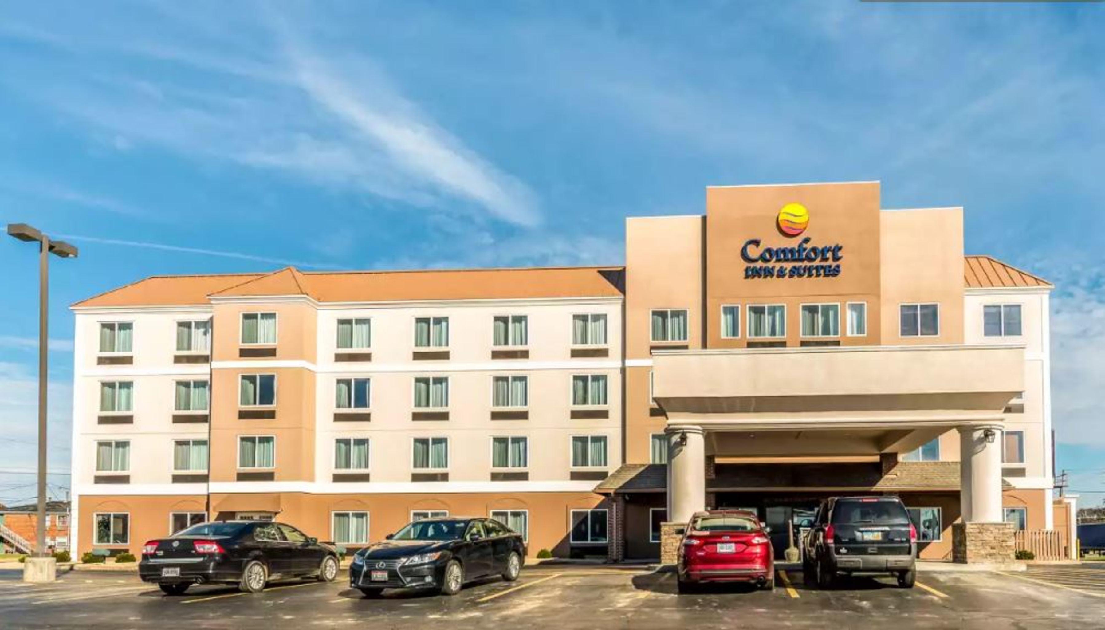 Comfort Inn & Suites Heath Exterior photo