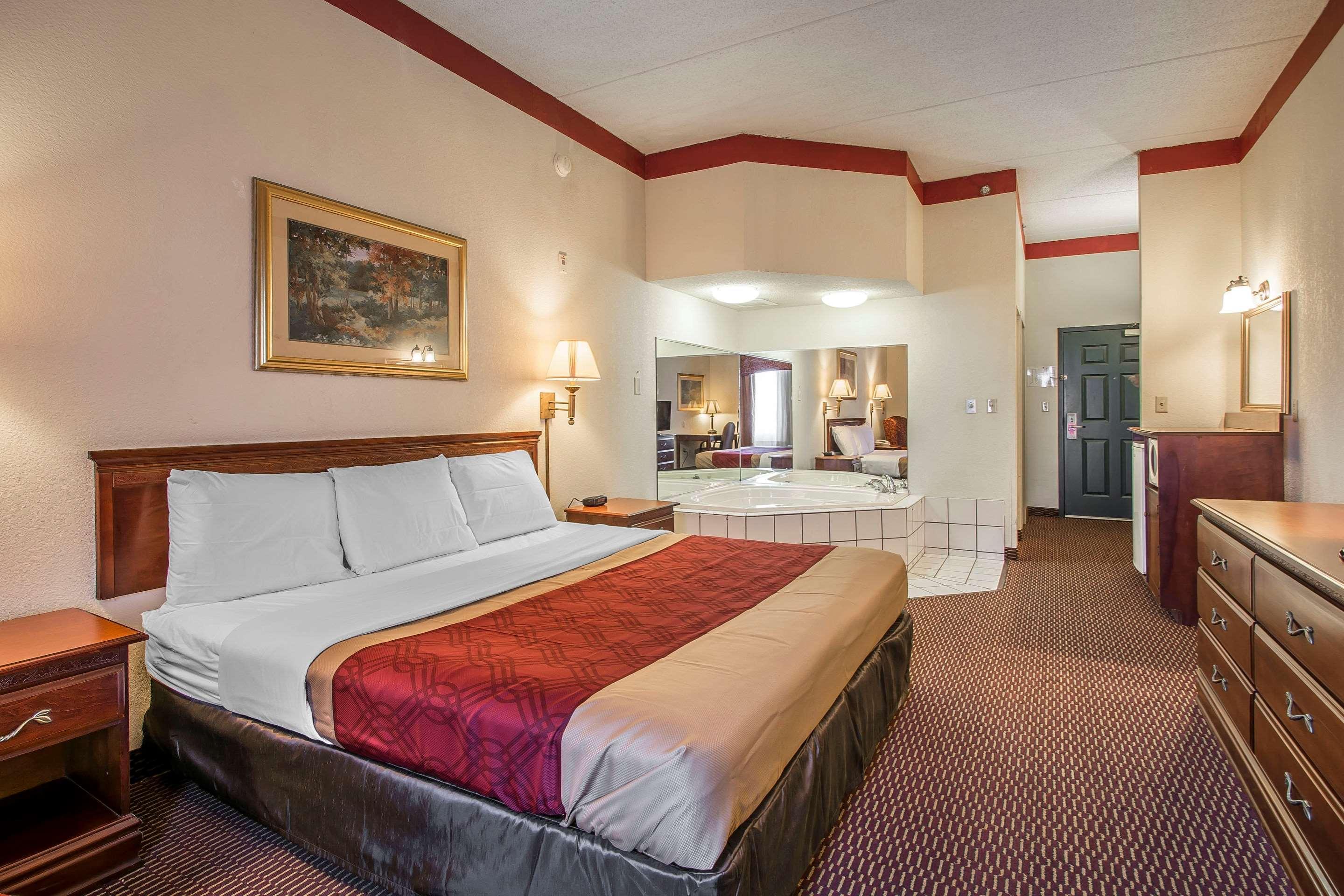 Econo Lodge Inn & Suites - Marianna Exterior photo