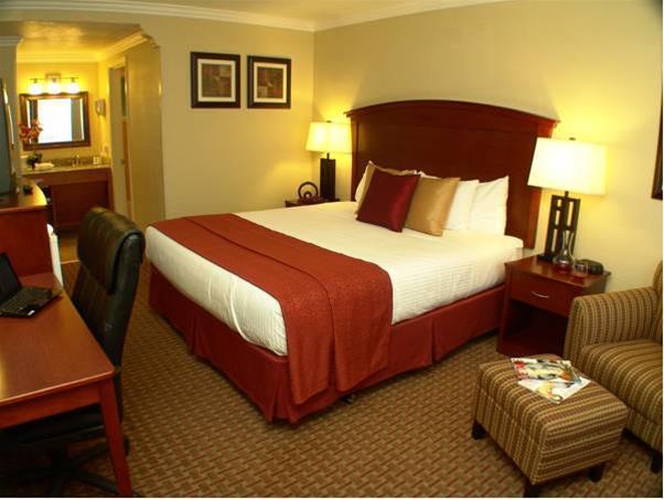 Quality Inn & Suites Santa Cruz Mountains Ben Lomond Exterior photo