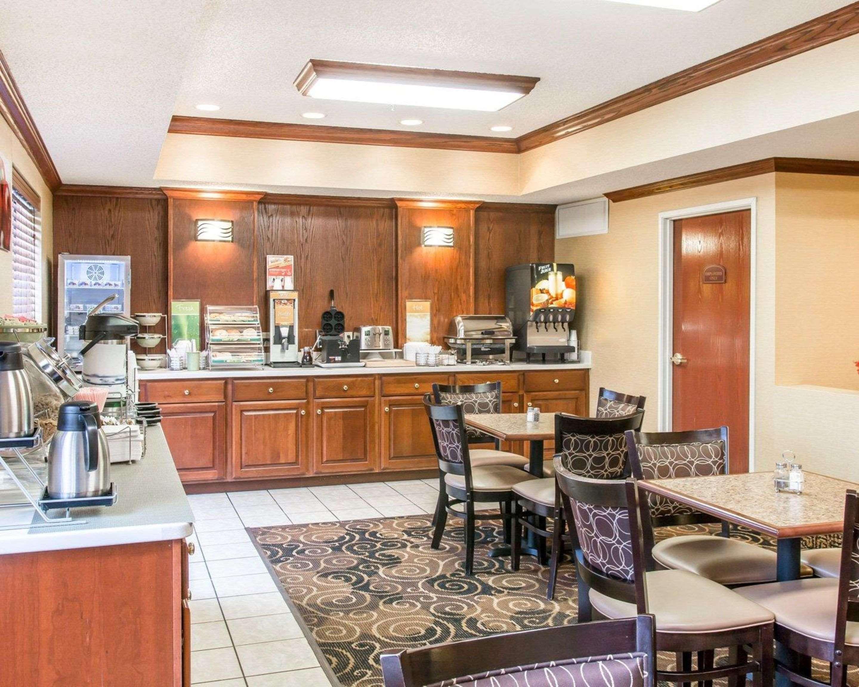Quality Inn & Suites Niles Exterior photo