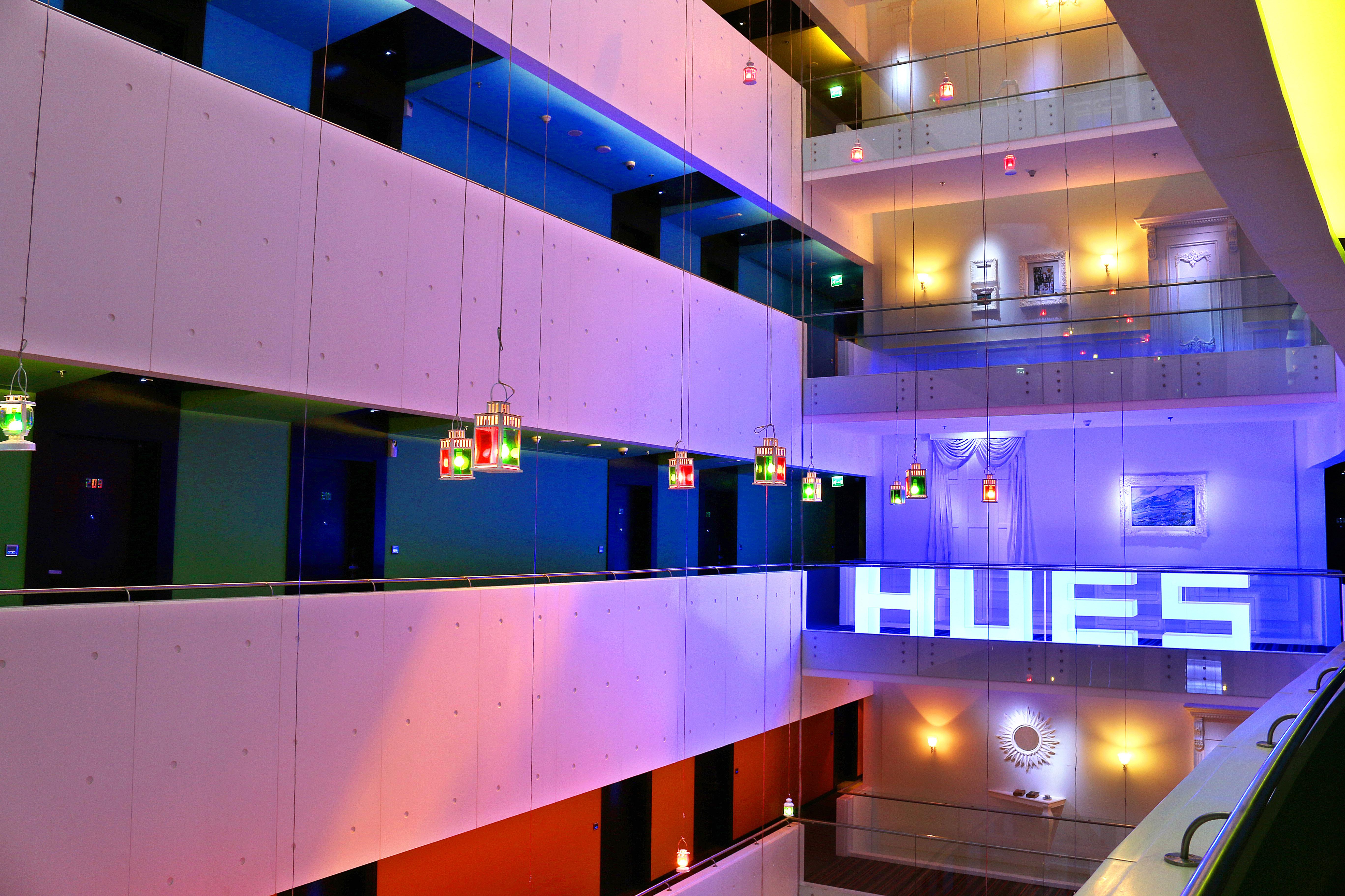 Hues Boutique Hotel Dubai Exterior photo