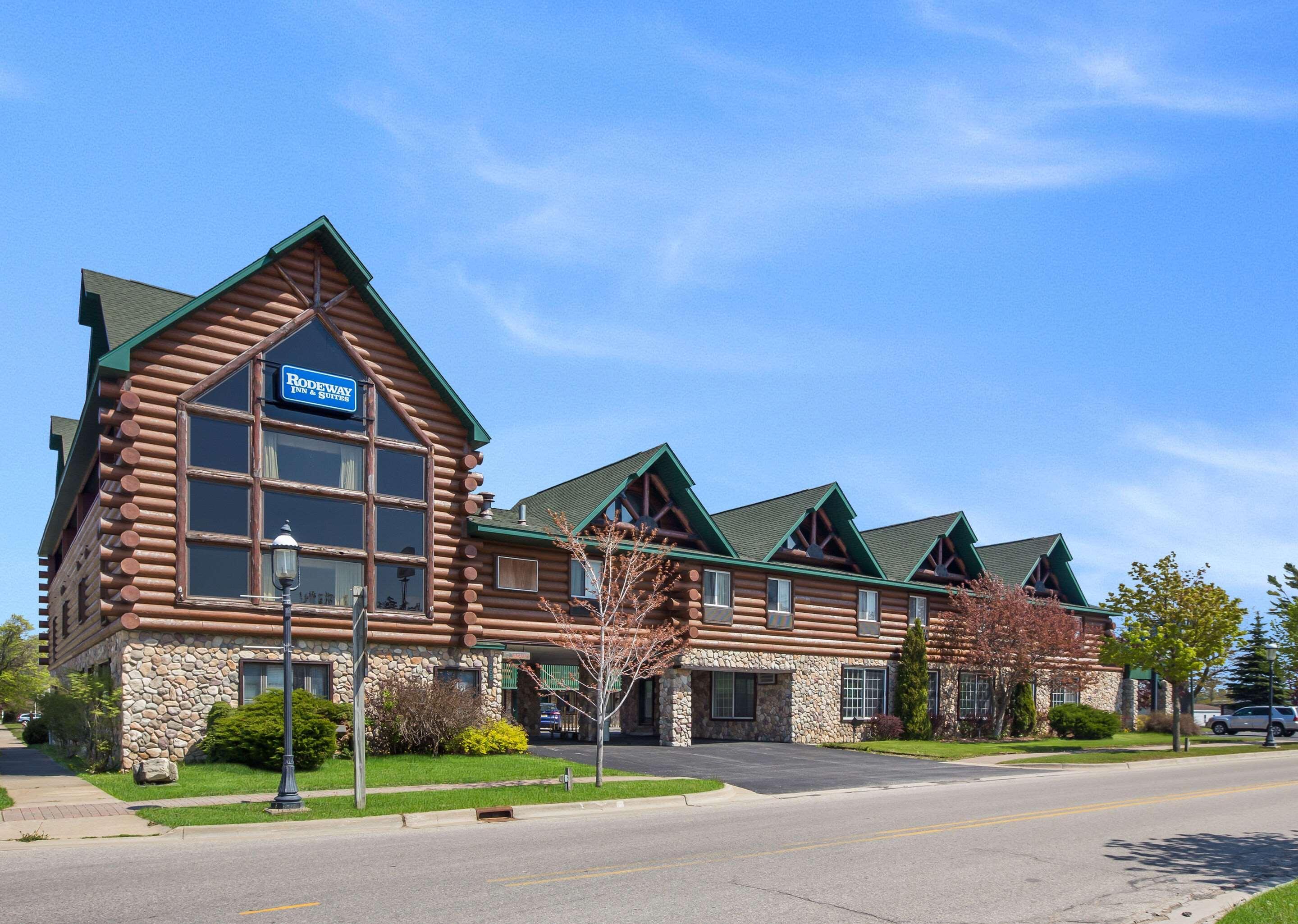 Days Inn By Wyndham Mackinaw City - Bridgeview Area Exterior photo