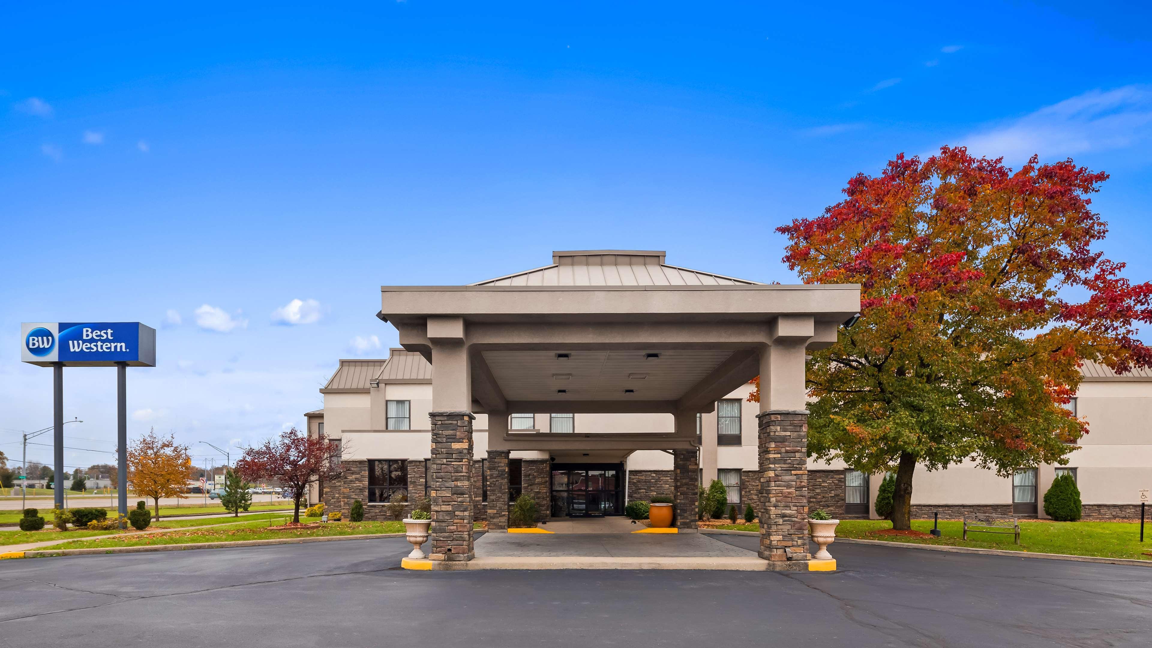 Baymont By Wyndham Monroe Ohio Hotel Exterior photo