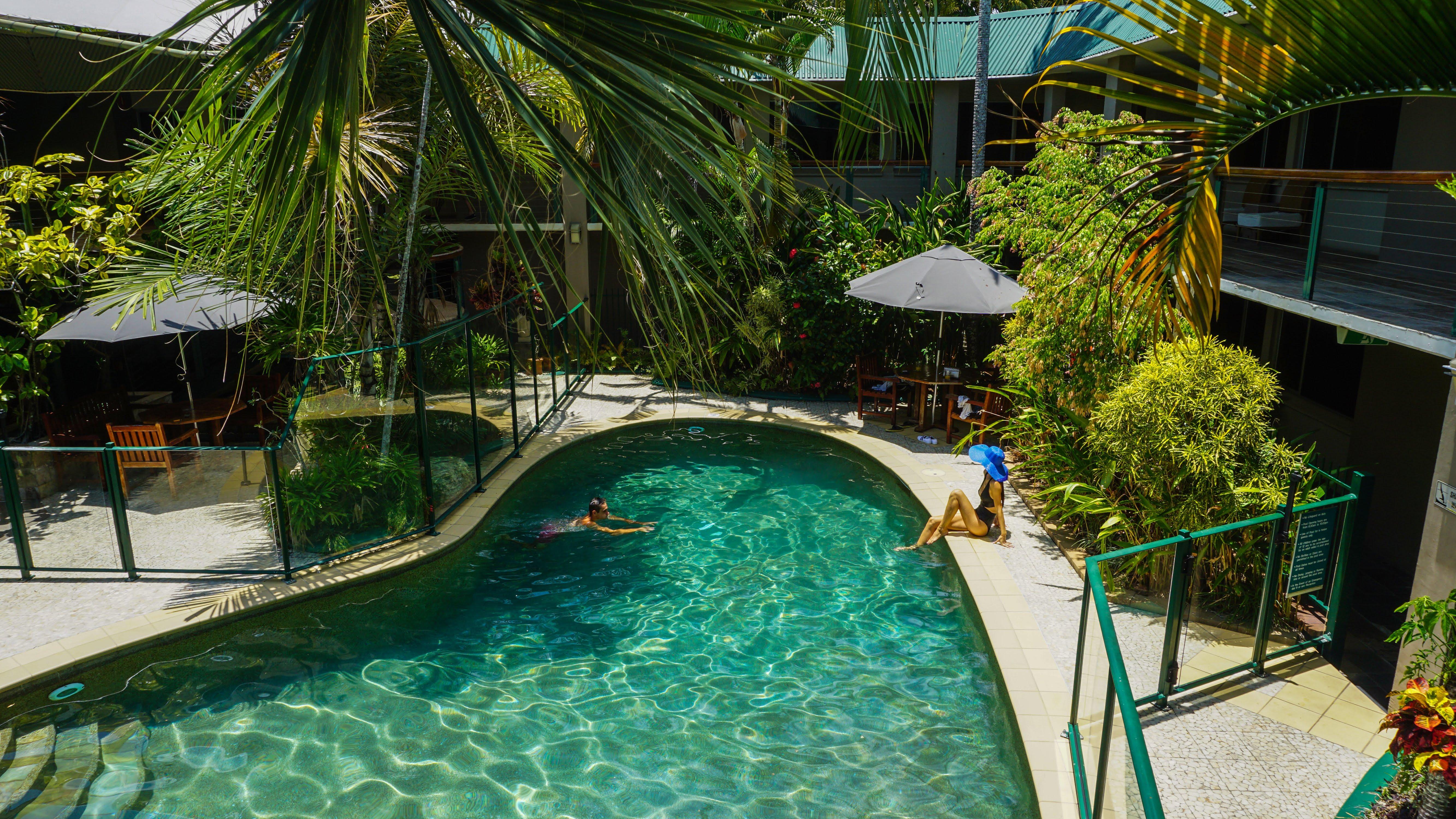 Bay Village Tropical Retreat & Apartments Cairns Exterior photo