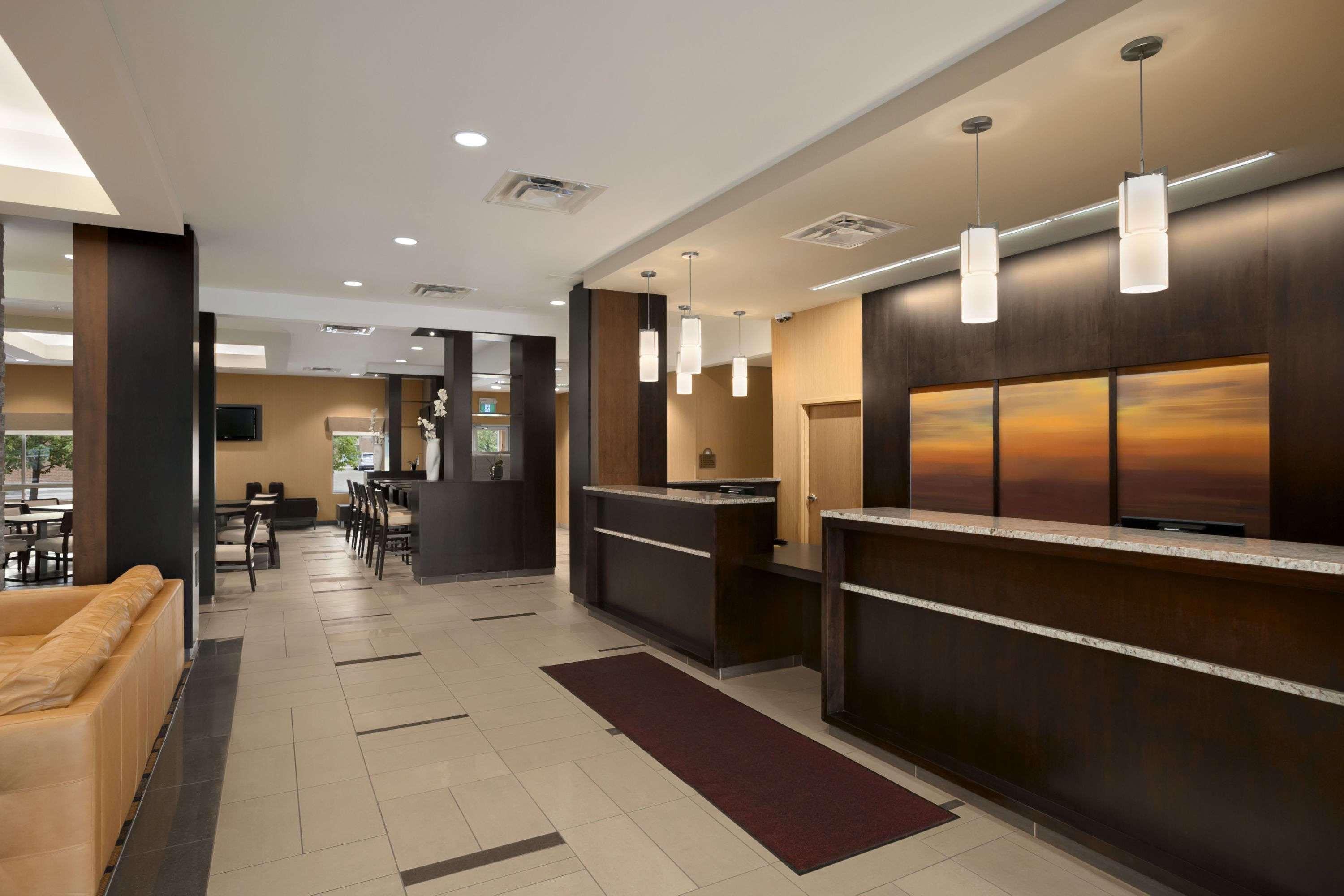 Days Inn & Suites By Wyndham Winnipeg Airport Manitoba Exterior photo