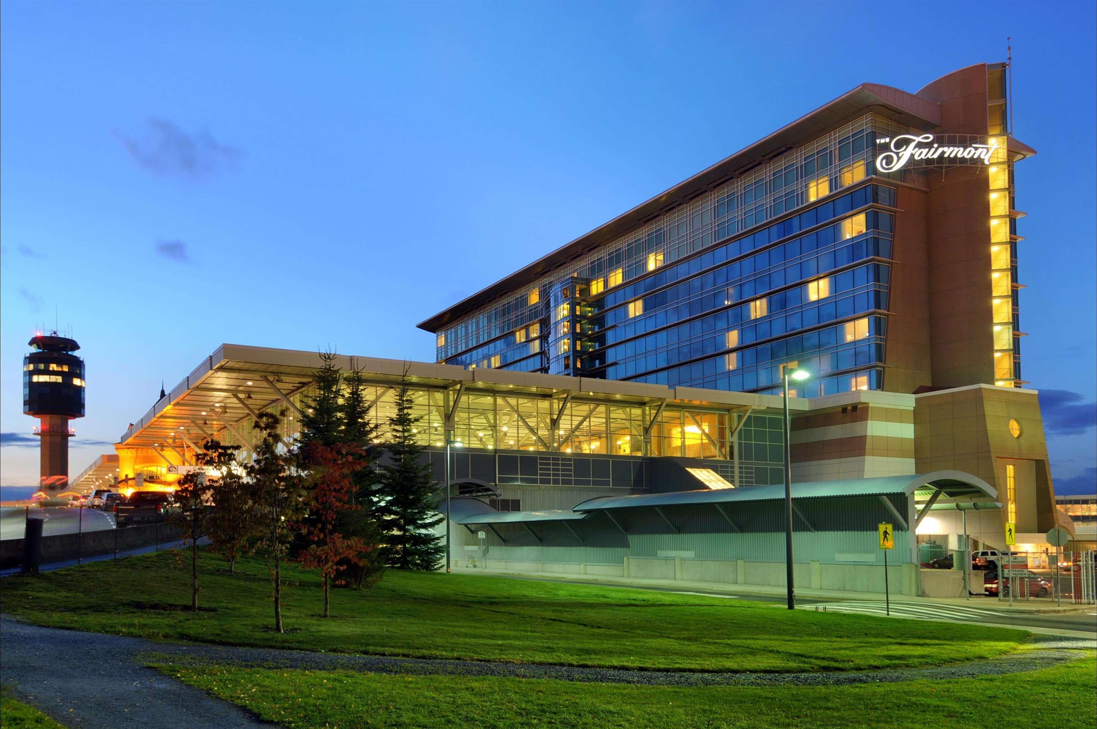 Fairmont Vancouver Airport In-Terminal Hotel Richmond Exterior photo