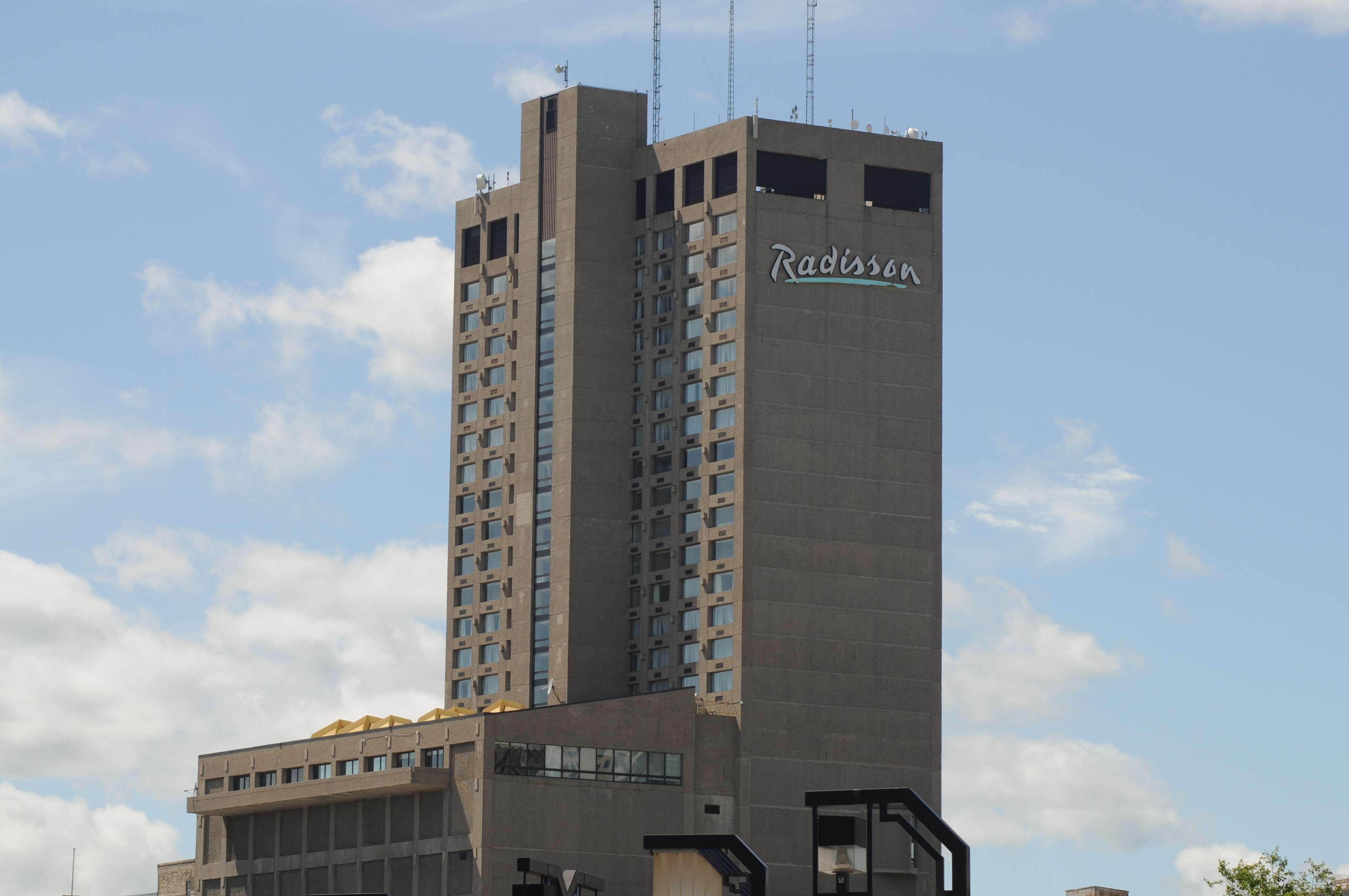 Radisson Hotel Winnipeg Downtown Exterior photo