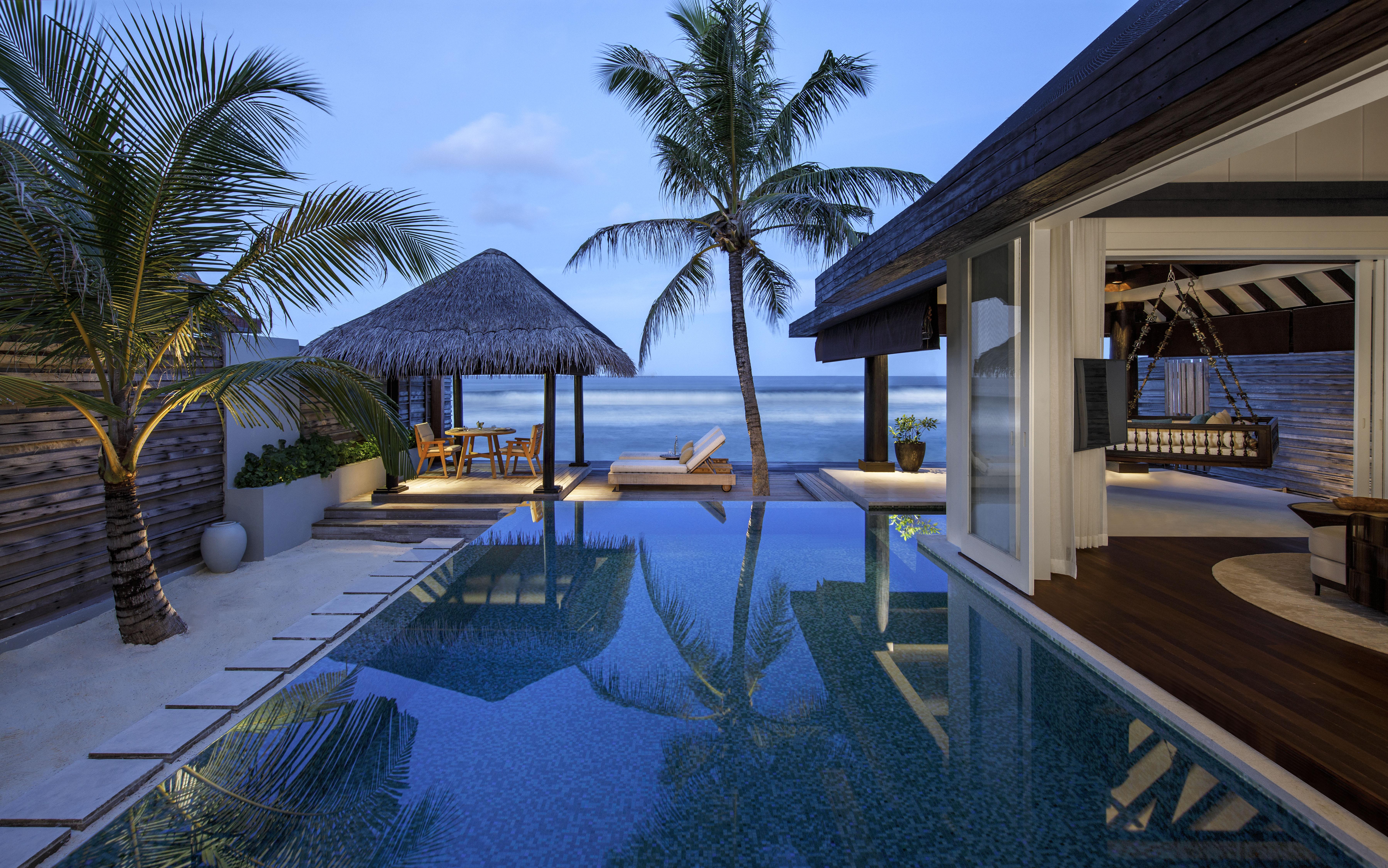 Naladhu Private Island Maldives Hotel Exterior photo