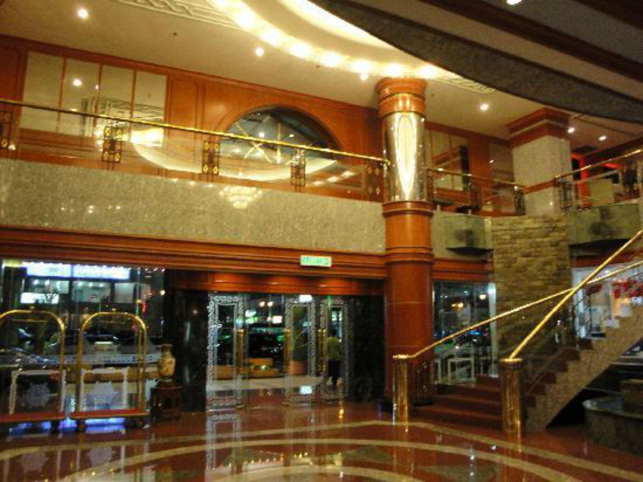The Centrepoint Hotel Bandar Seri Begawan Exterior photo