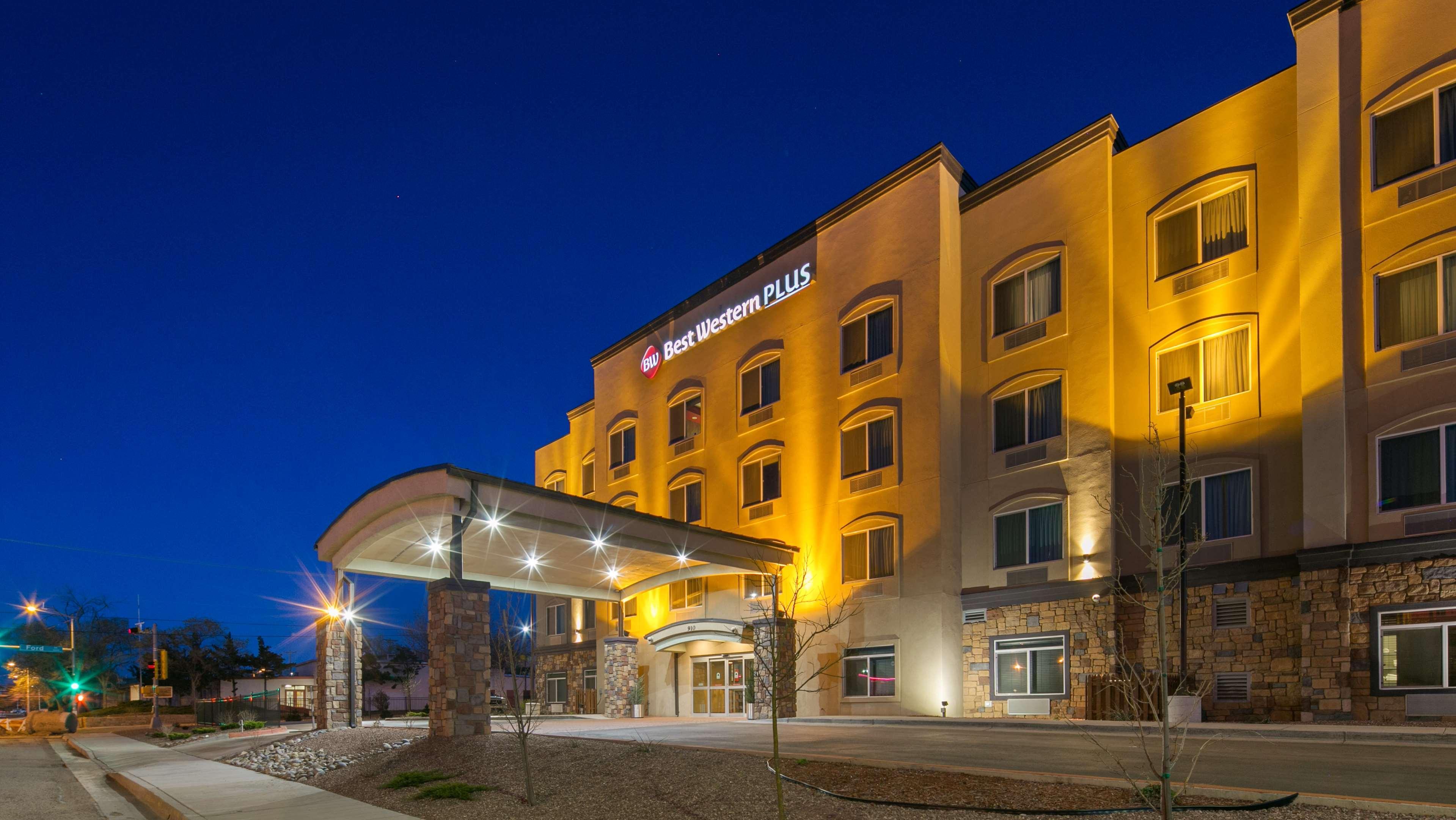 Best Western Plus Gallup Inn & Suites Exterior photo