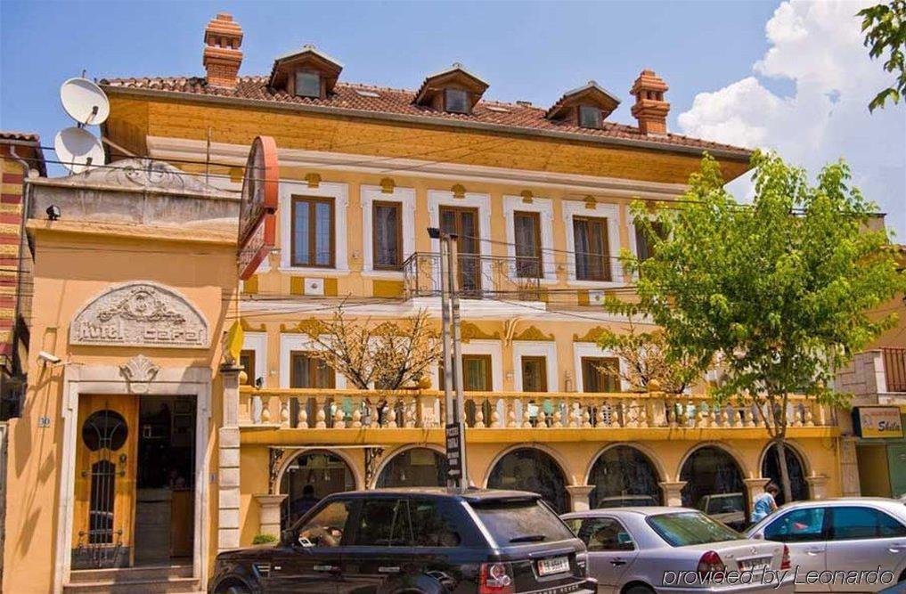 Hotel Villa Tafaj Tirana Exterior photo