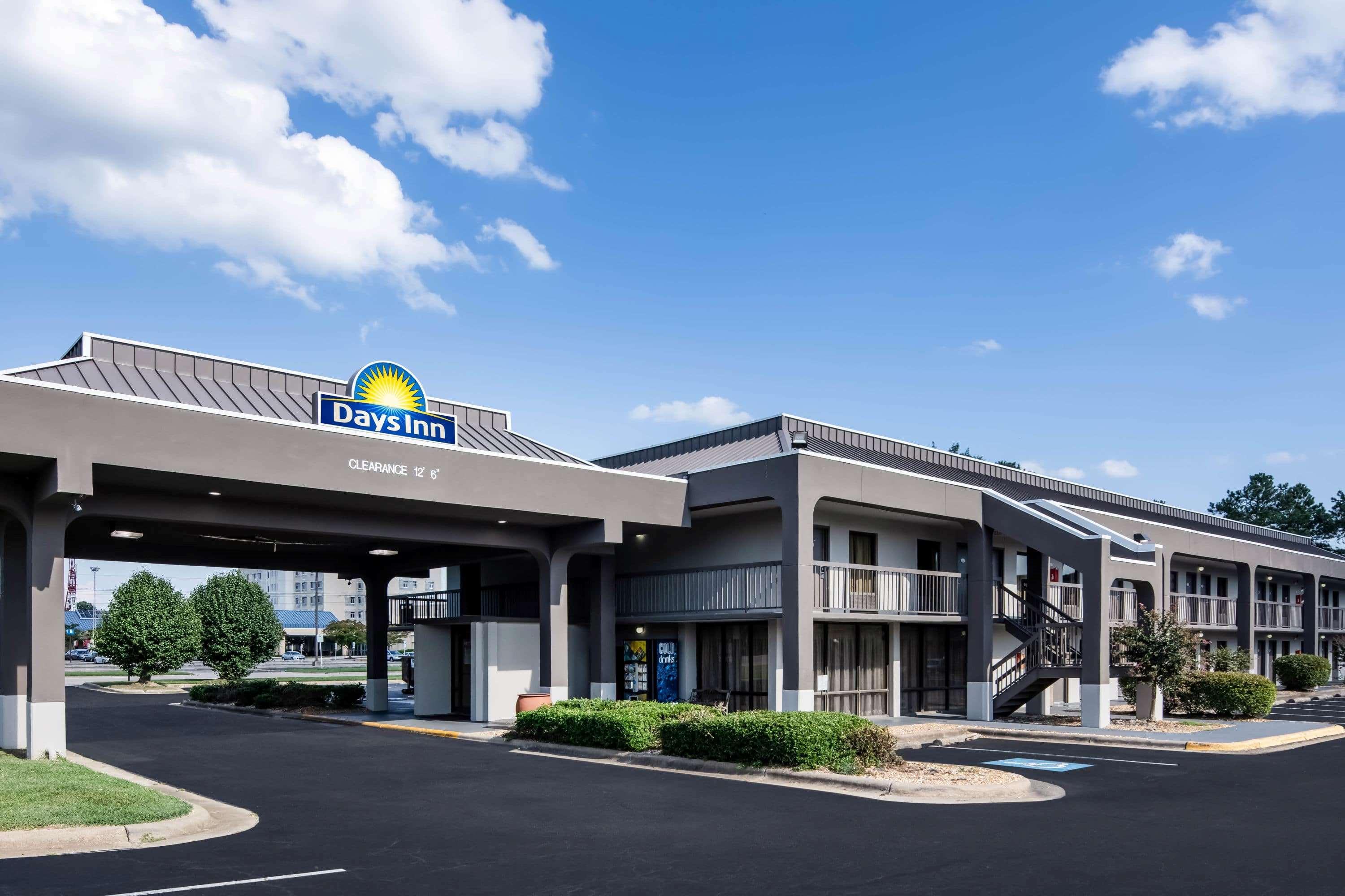 Days Inn By Wyndham Wilson Exterior photo