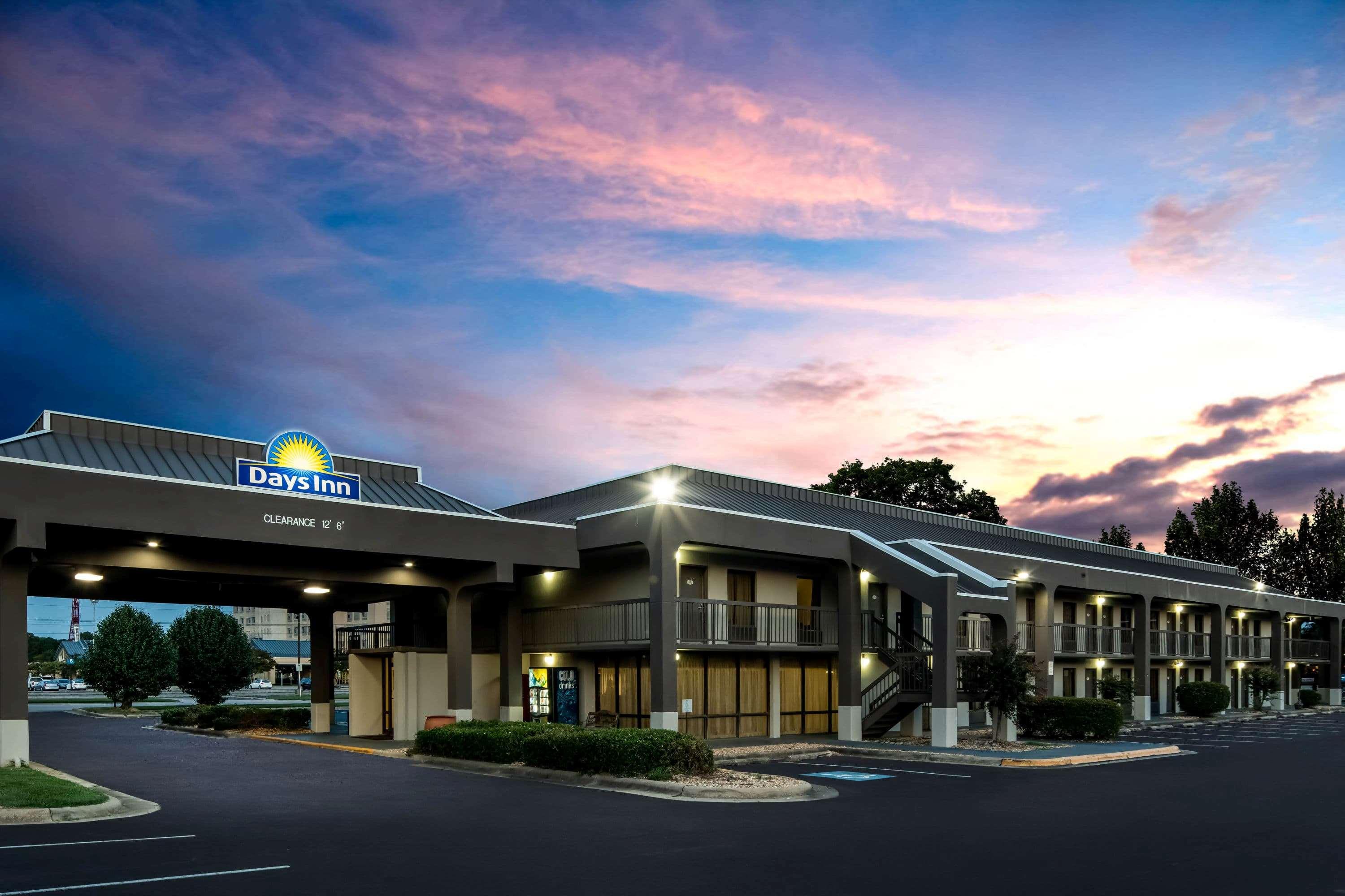 Days Inn By Wyndham Wilson Exterior photo