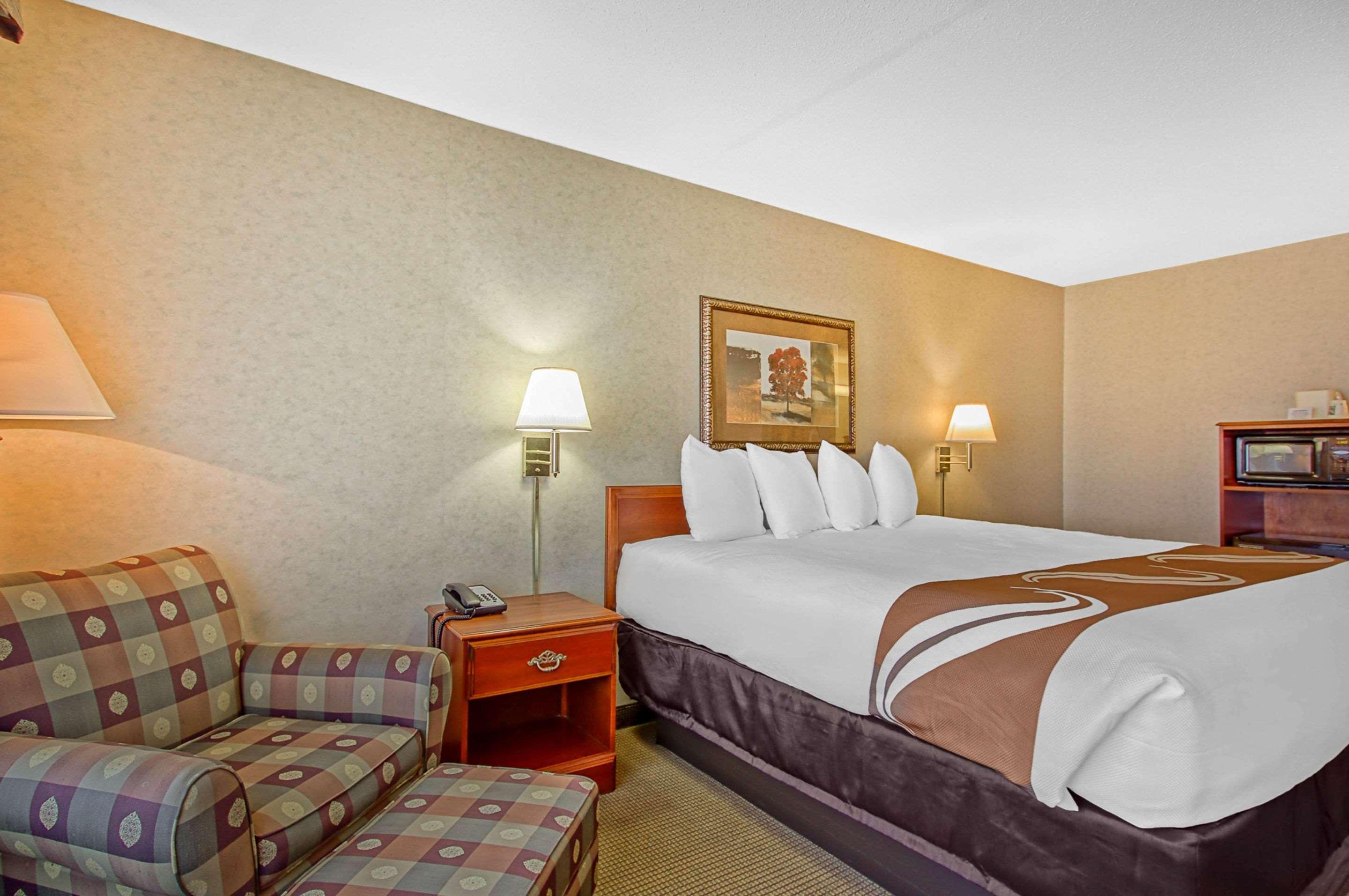 Comfort Inn & Suites Emporia Exterior photo