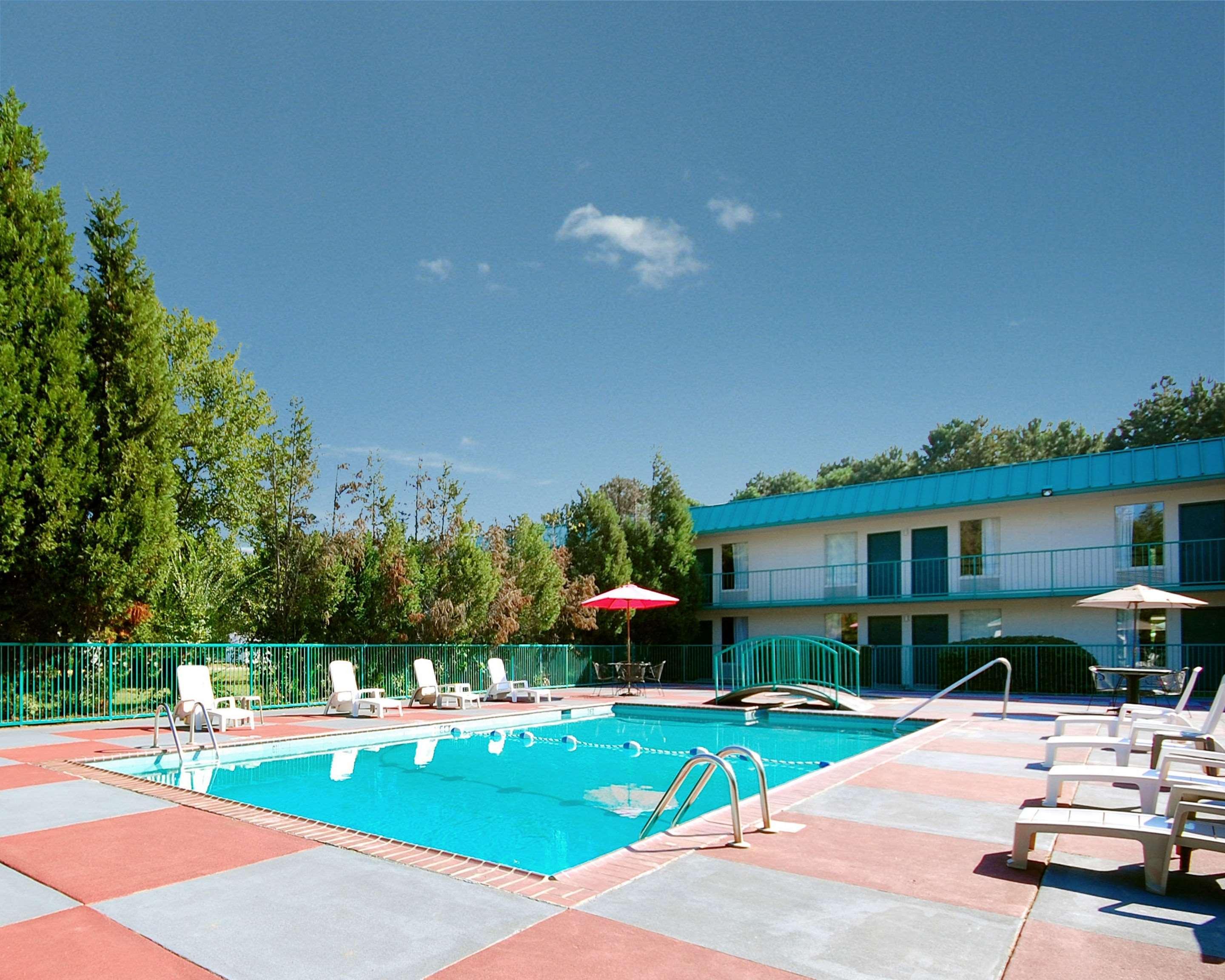 Econo Lodge Inn & Suites Carrollton Exterior photo