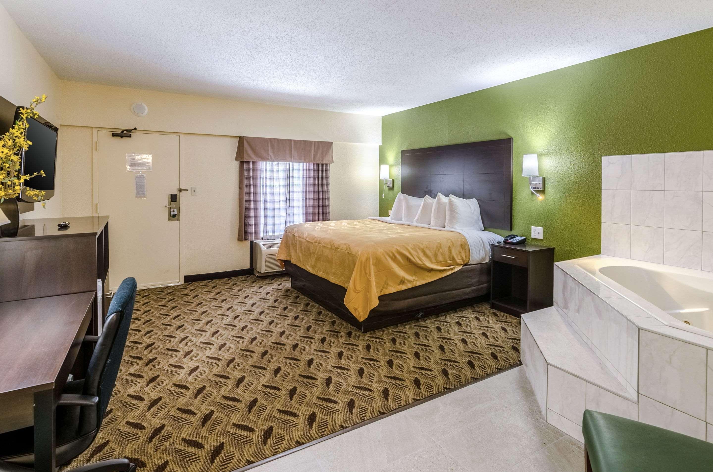 Quality Inn Tanglewood Roanoke Exterior photo