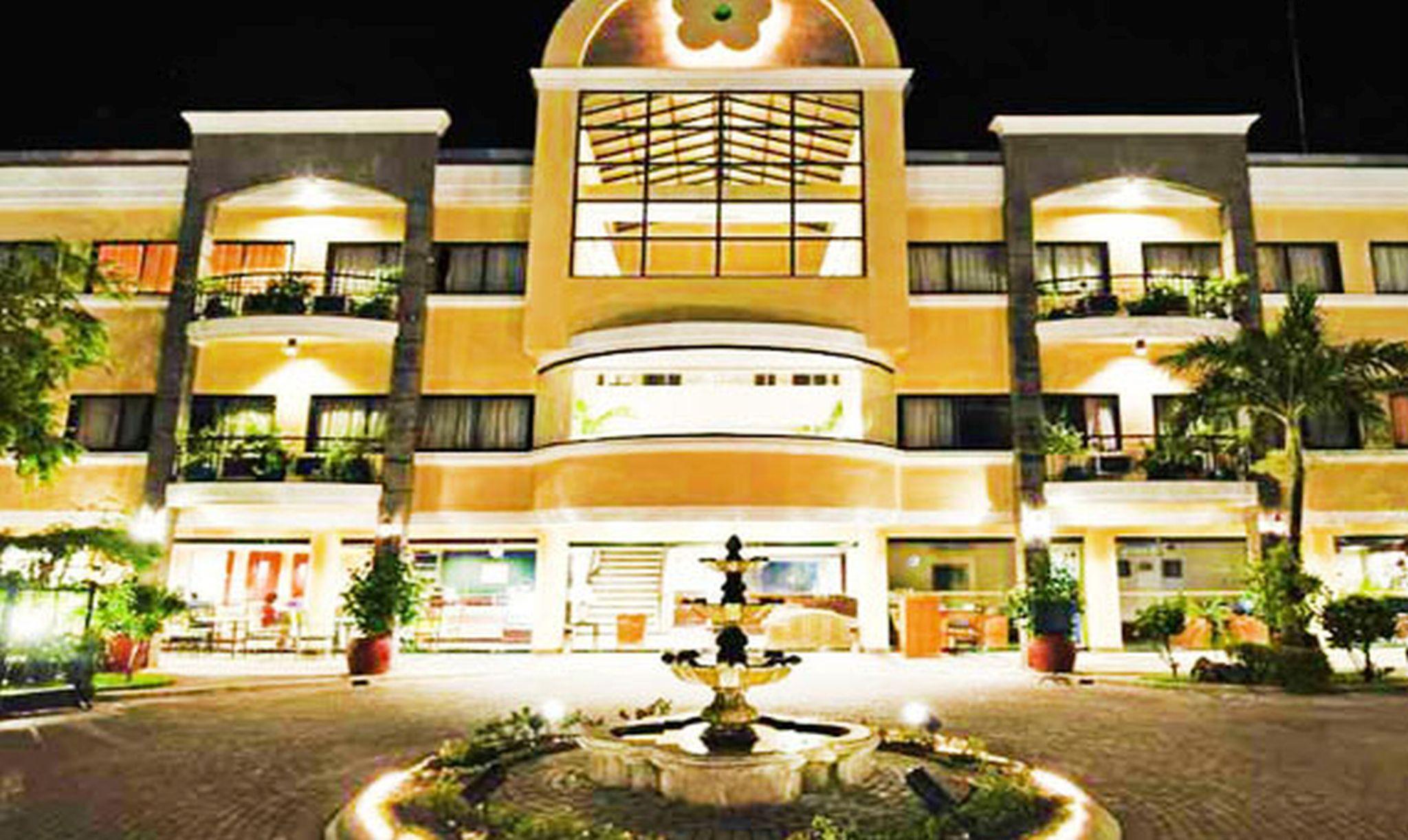 Hotel Fleuris Puerto Princesa Exterior photo