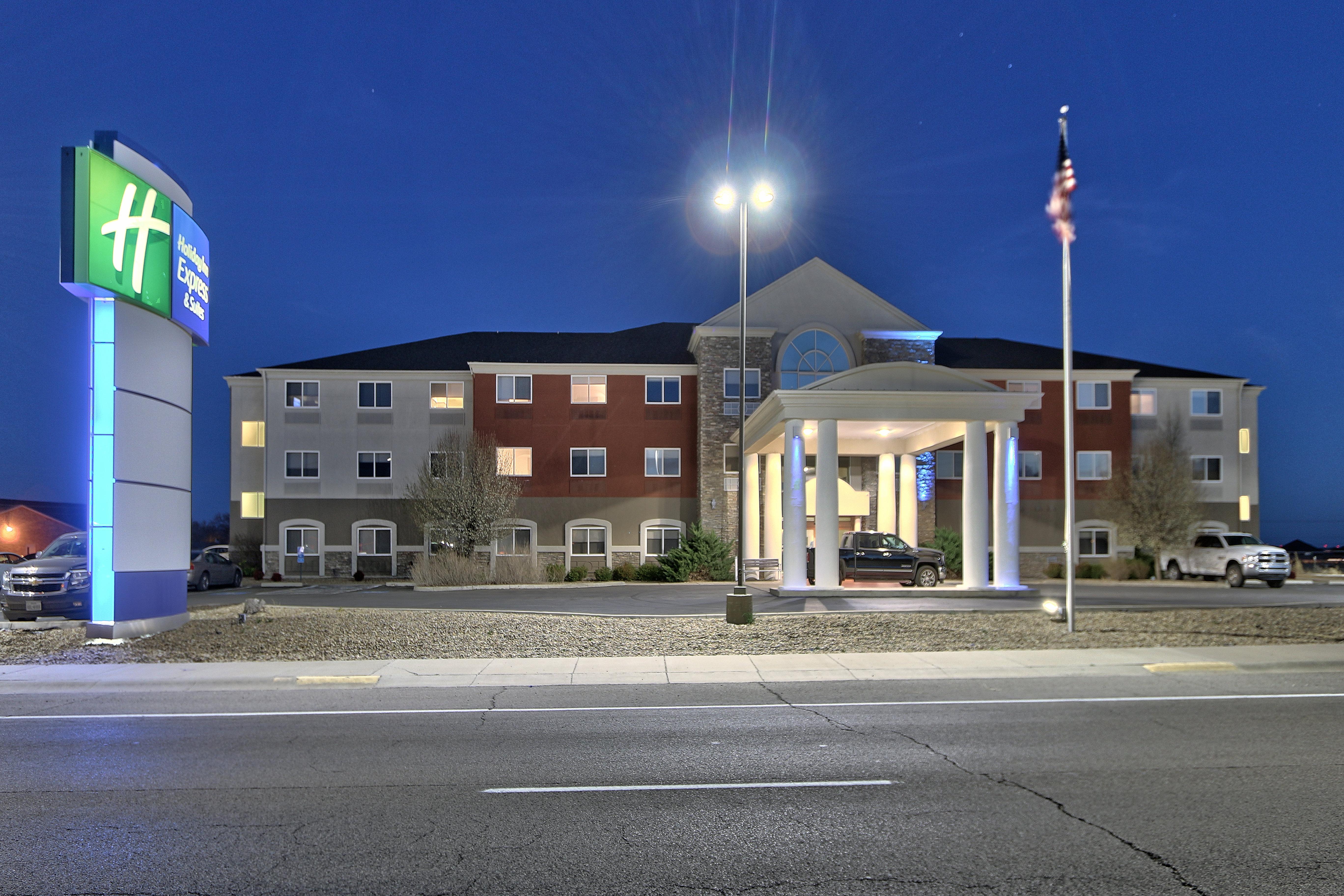Holiday Inn Express & Suites Portales, An Ihg Hotel Exterior photo