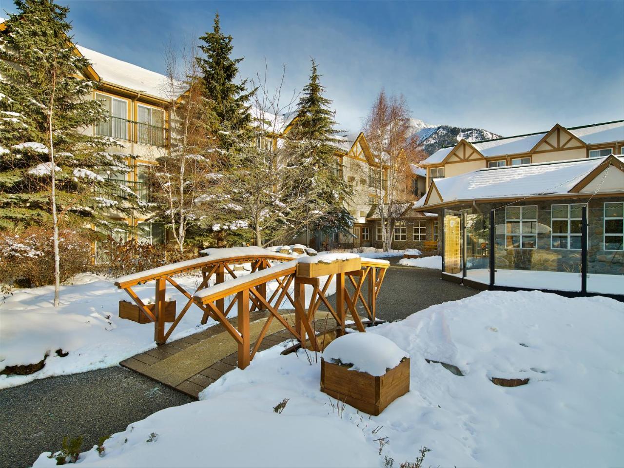 Coast Canmore Hotel & Conference Centre Exterior photo