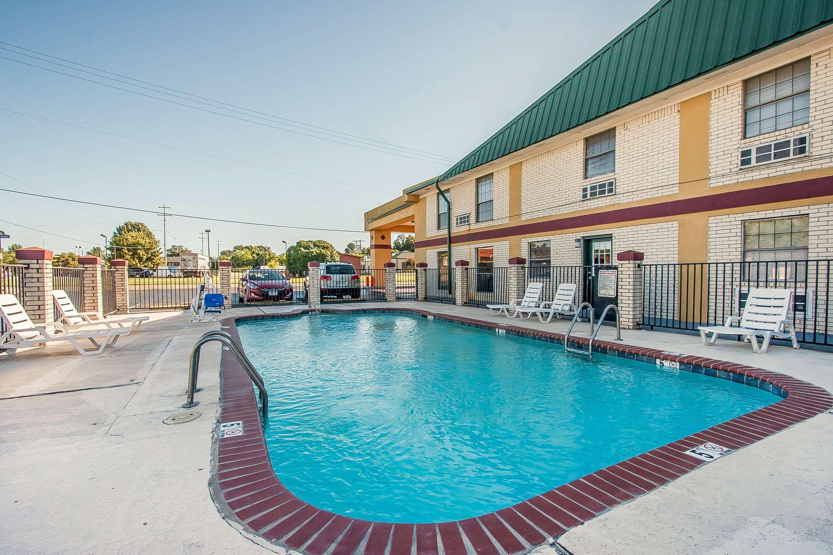 Econo Lodge Brownsville Exterior photo