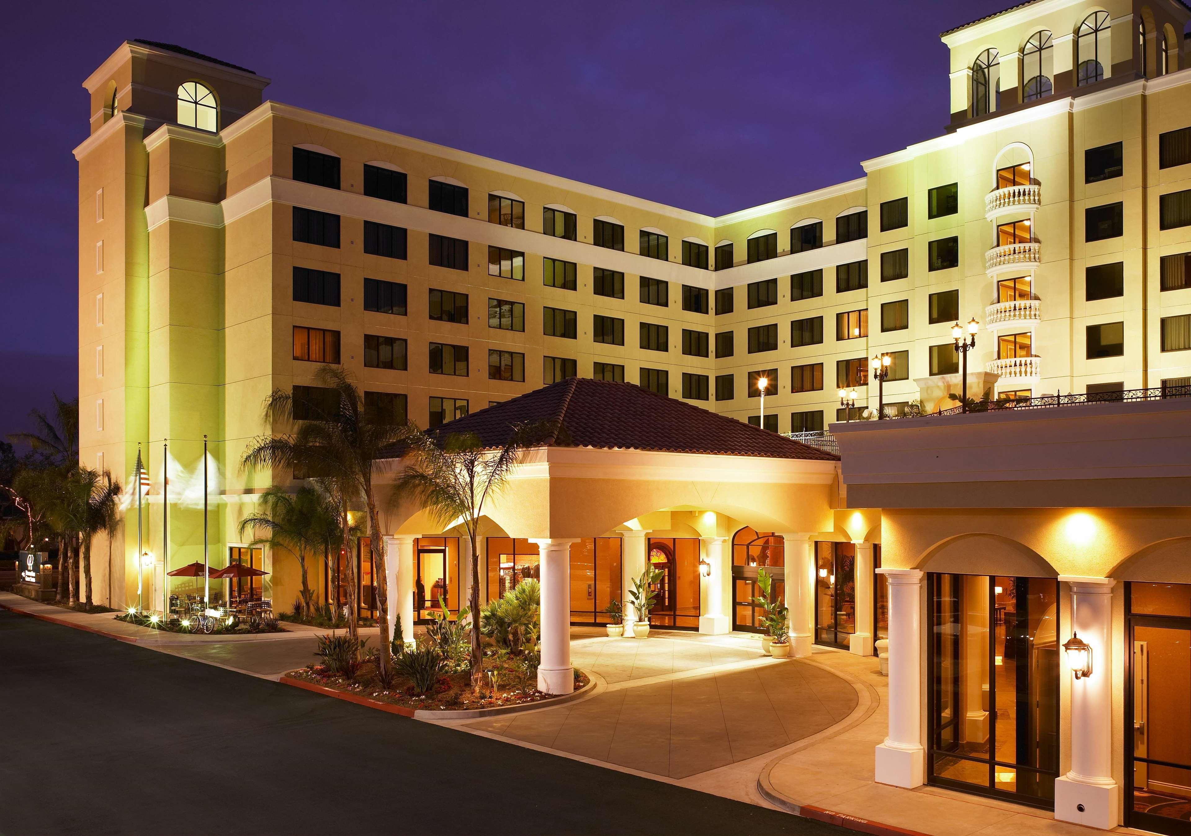 Doubletree Suites By Hilton Anaheim Resort/Convention Center Exterior photo