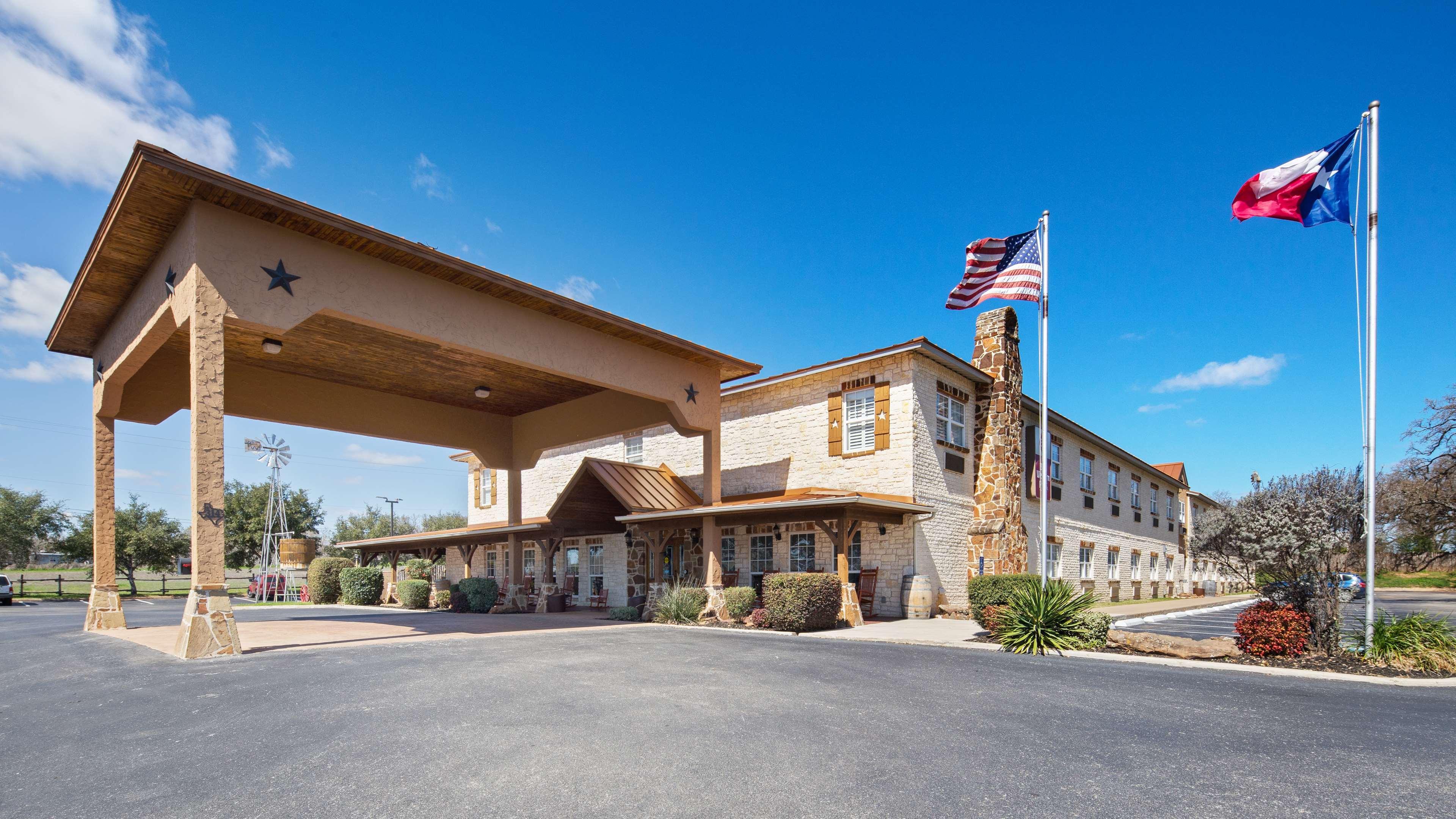 Best Western Plus Fredericksburg Exterior photo