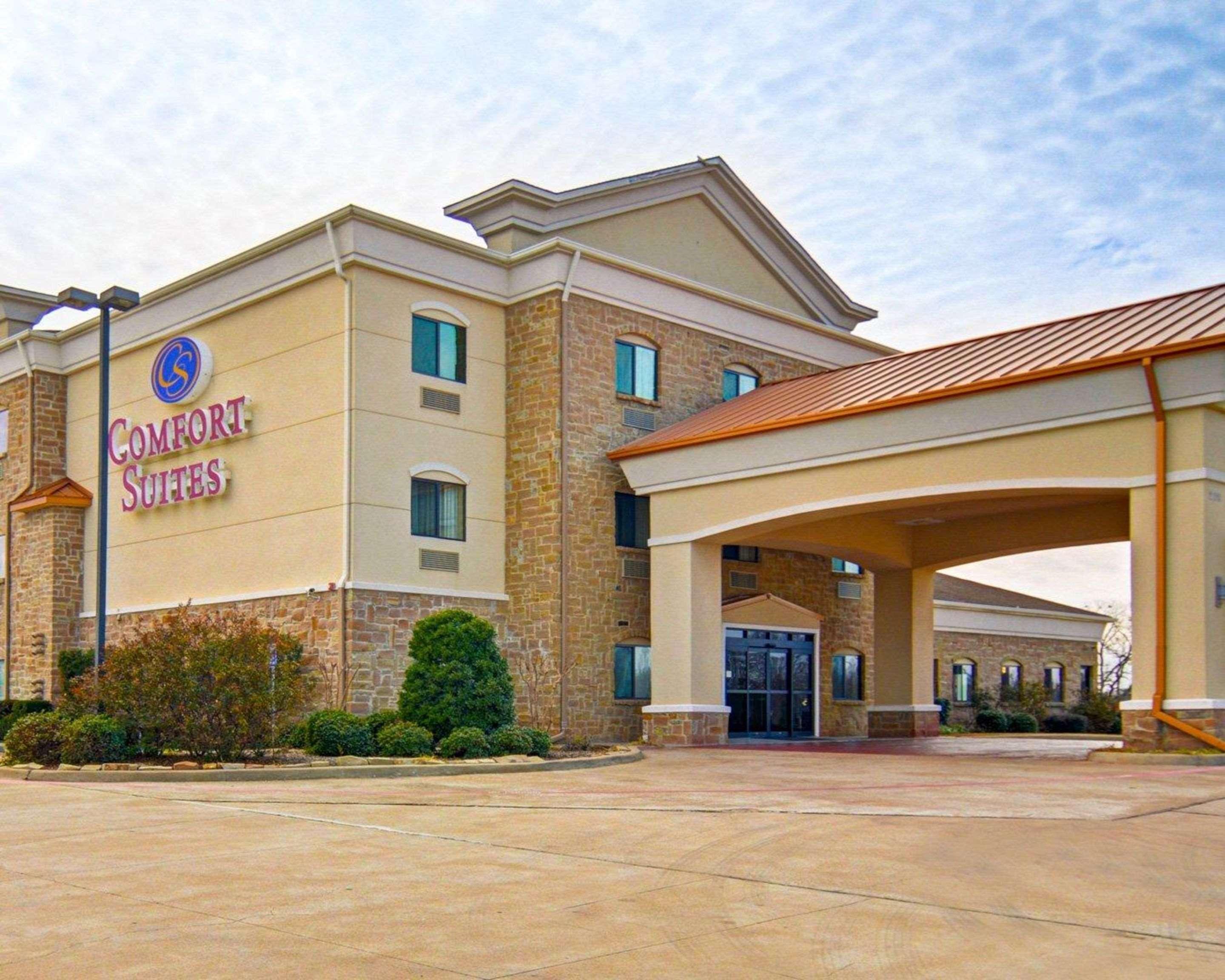 Comfort Suites Lindale Exterior photo