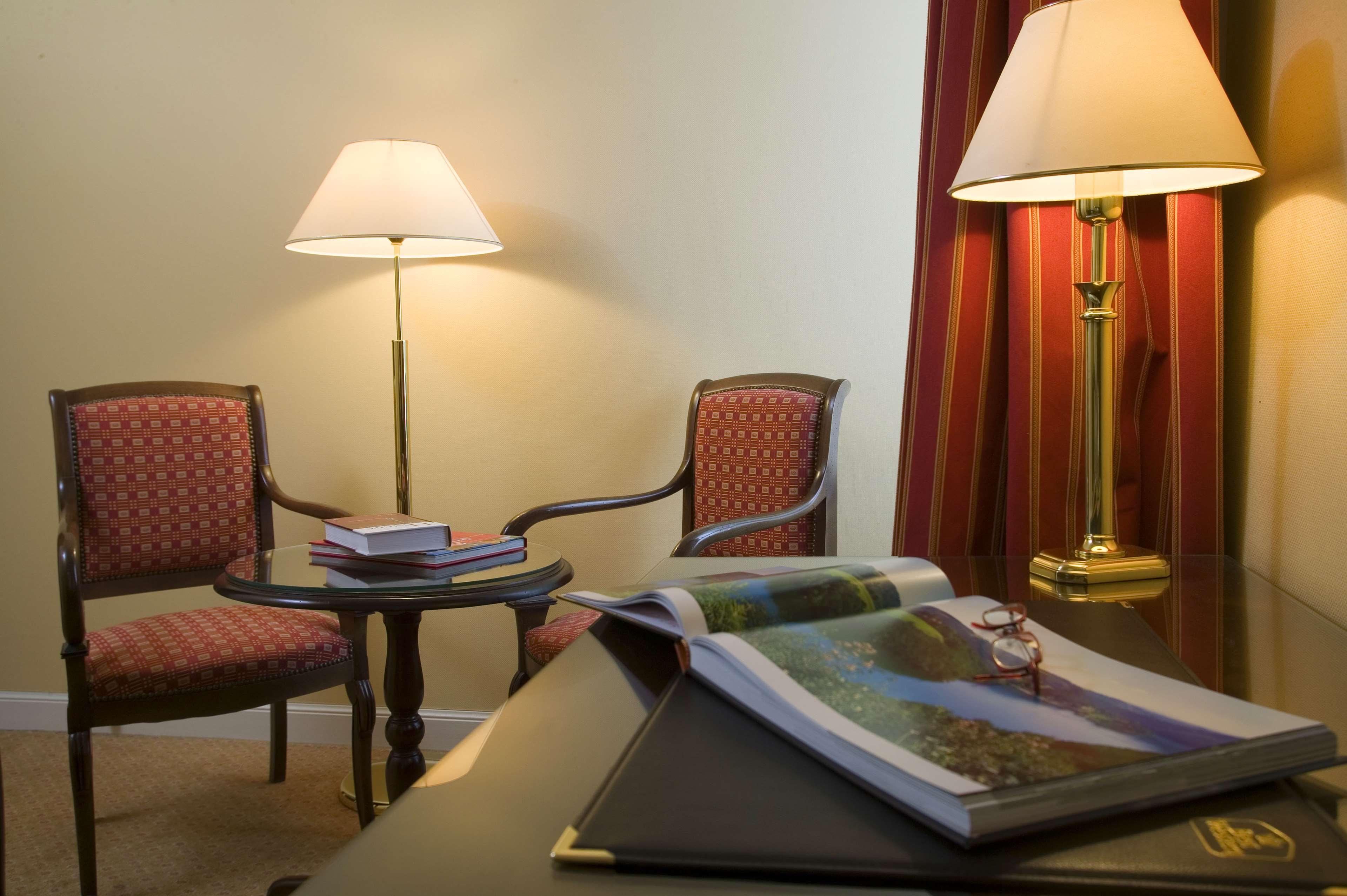 Best Western Grand Hotel De Bordeaux Aurillac Room photo