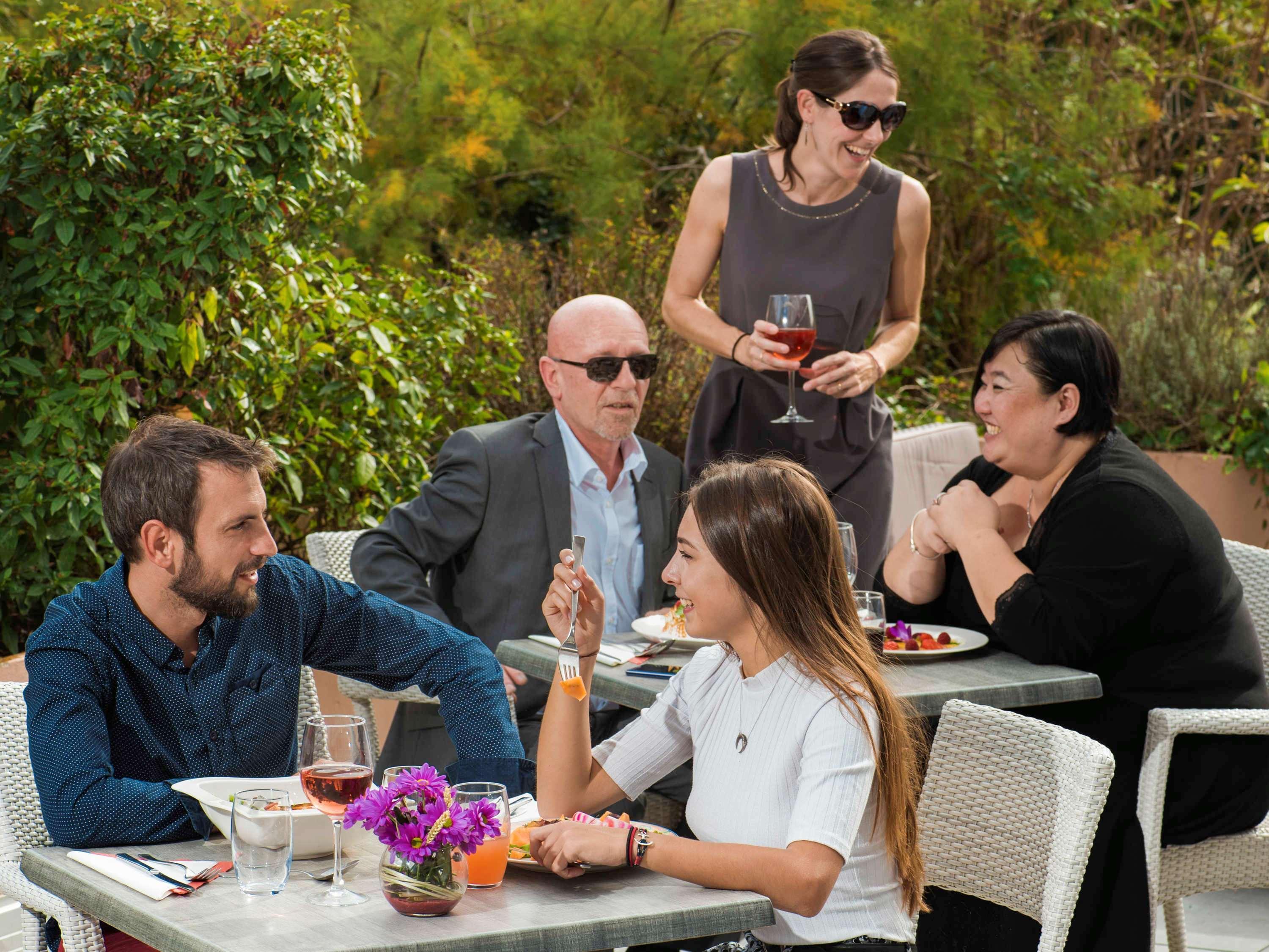 Hotel Mercure Macon Bord De Saone Exterior photo