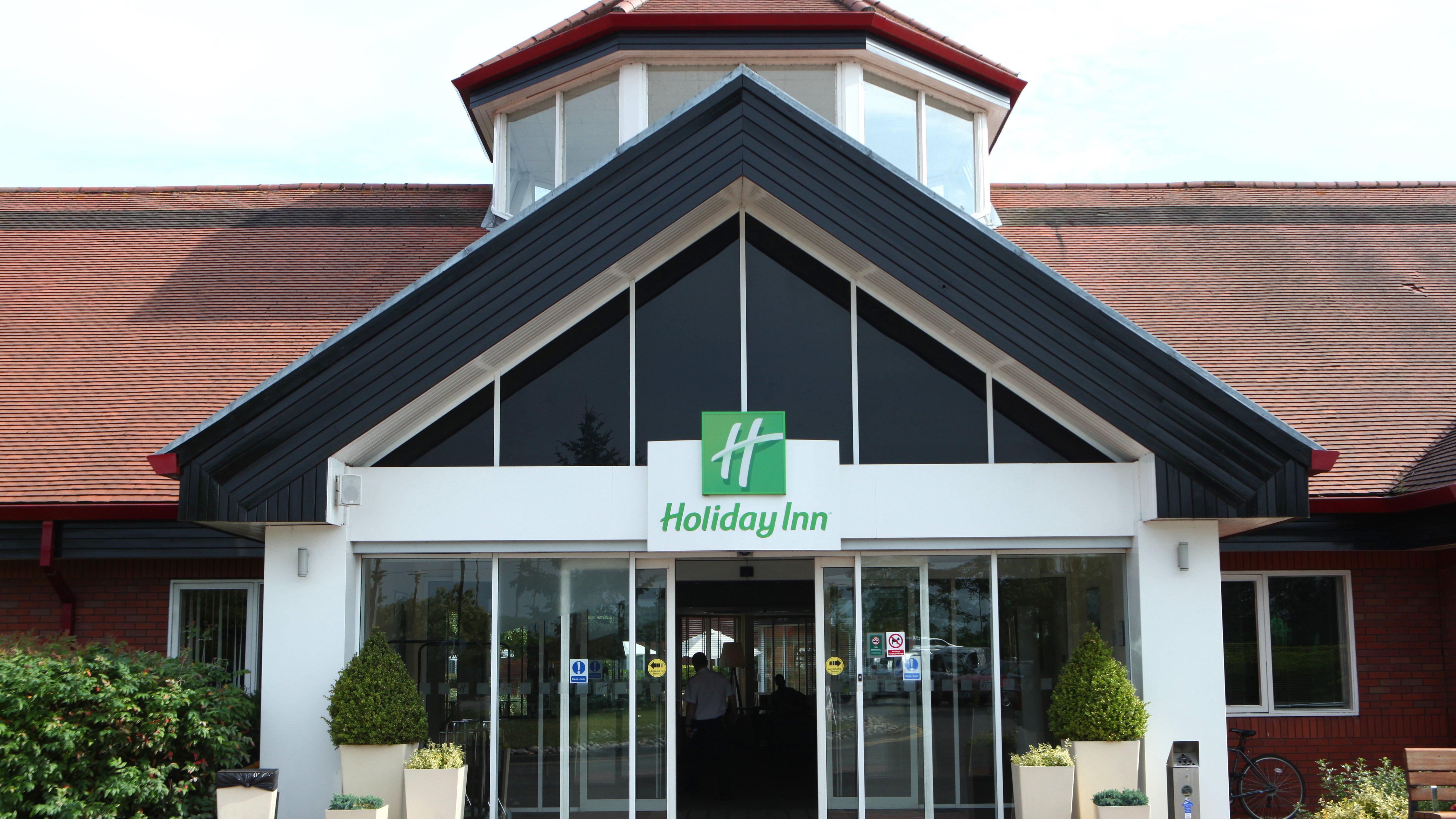 Holiday Inn Aylesbury, An Ihg Hotel Aylesbury  Exterior photo