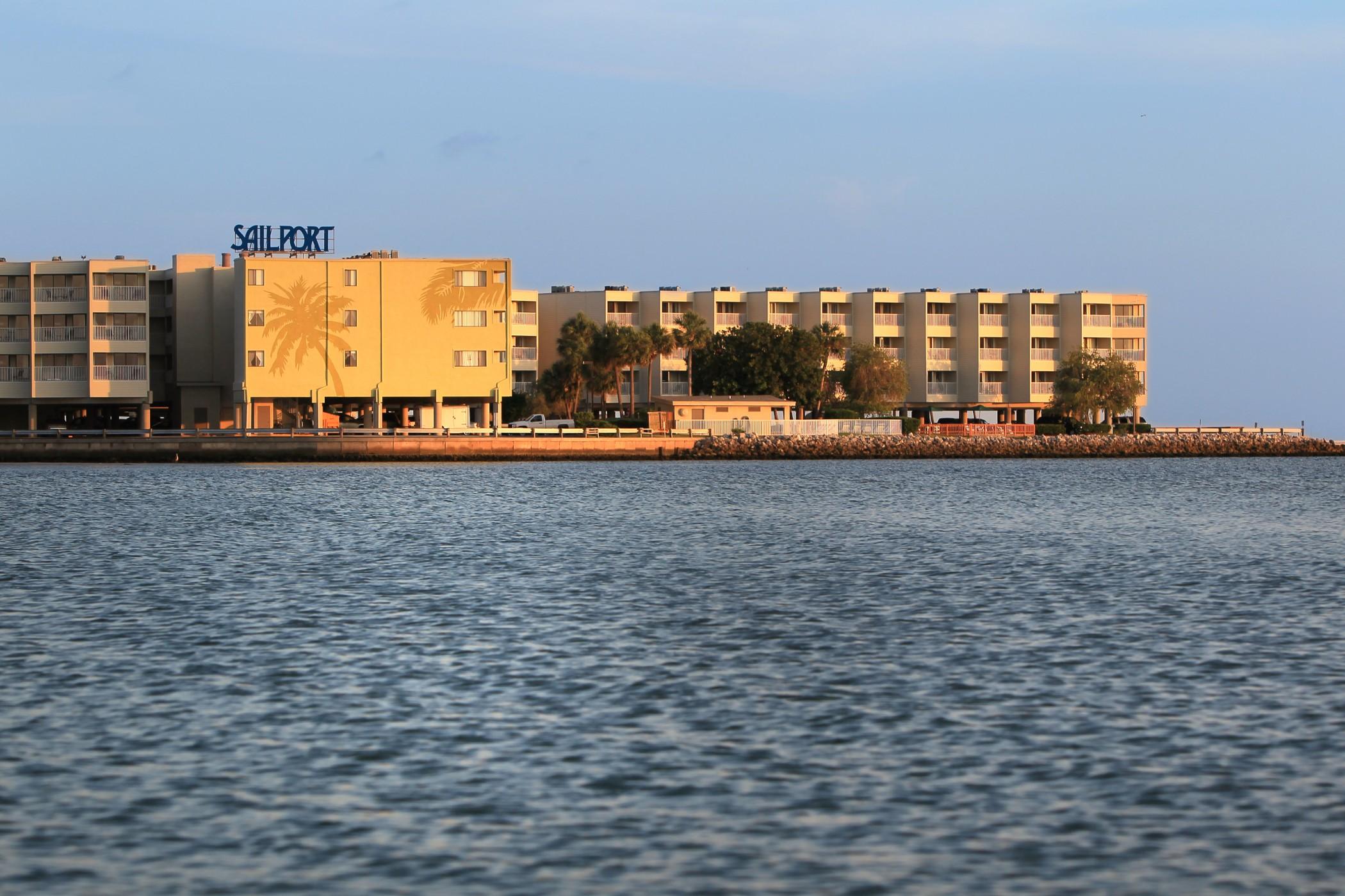 Sailport Waterfront Suites Tampa Exterior photo