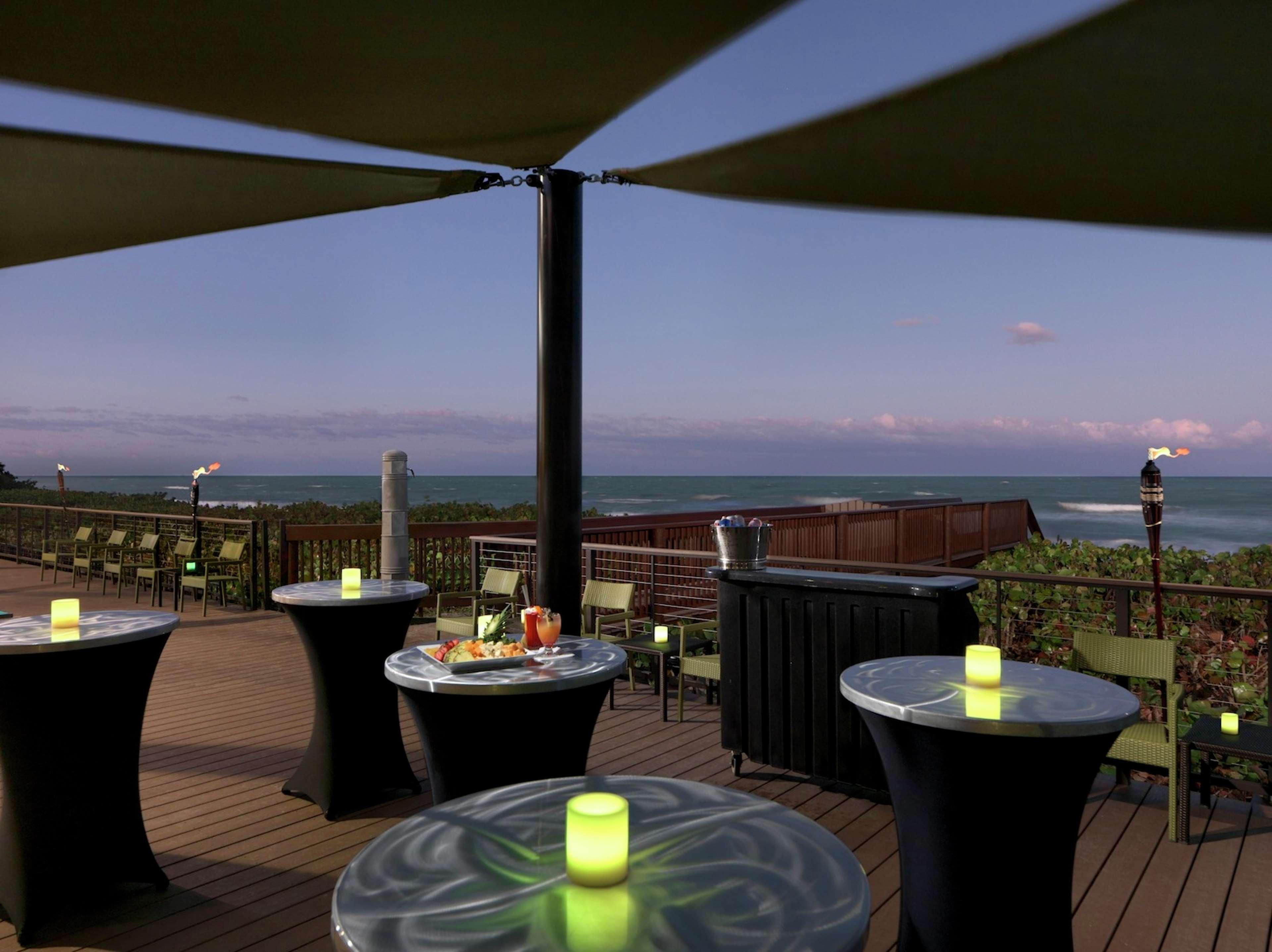 Doubletree Suites By Hilton Melbourne Beach Oceanfront Exterior photo