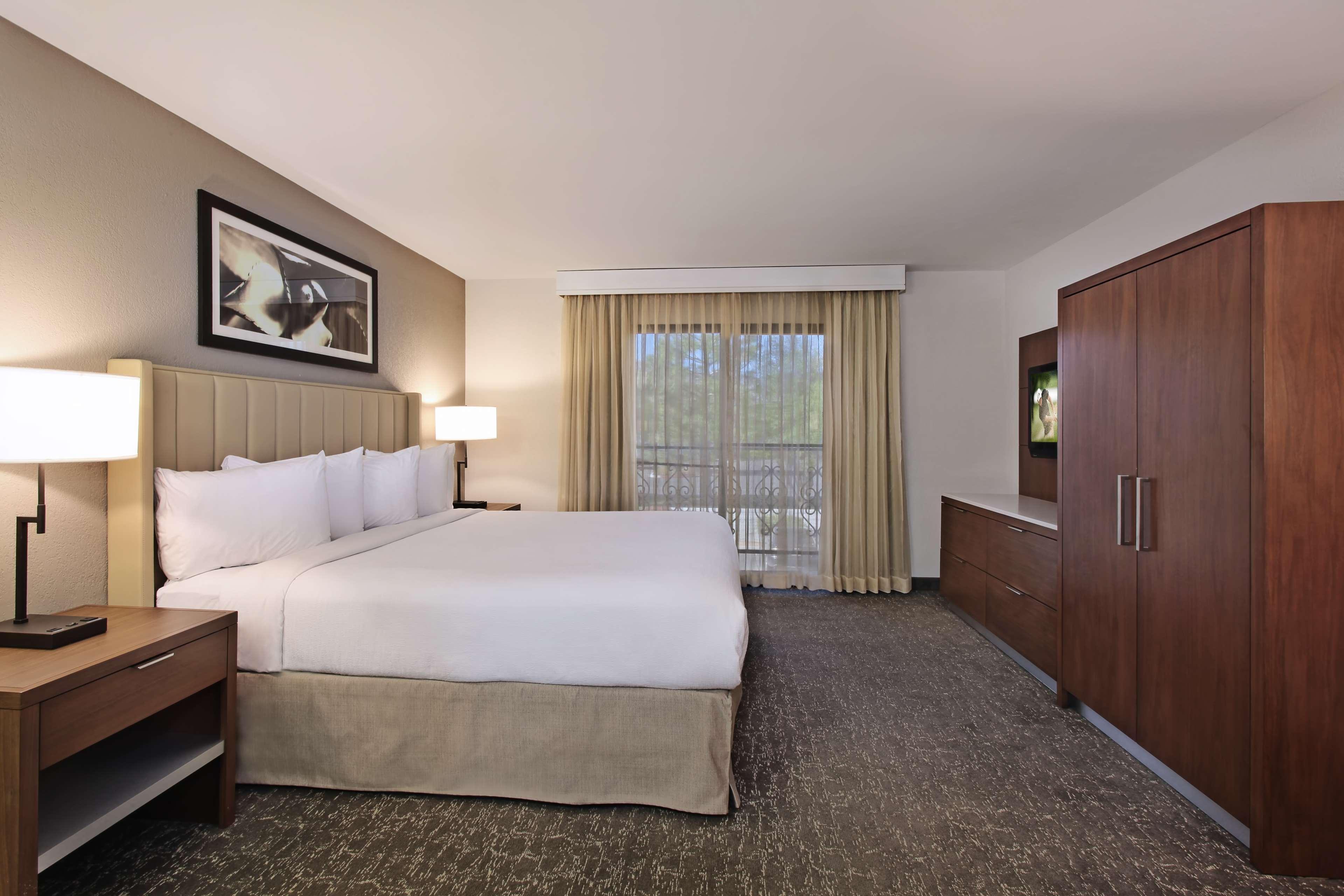 Embassy Suites By Hilton Palm Desert Room photo