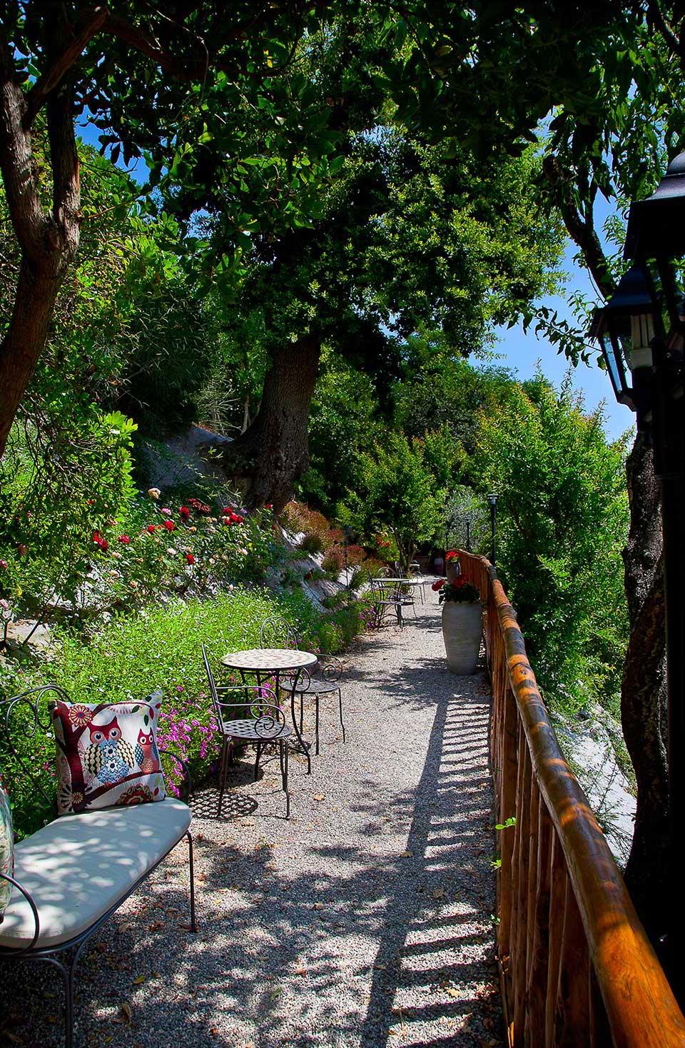 Borgo Tre Rose Hotel Valiano Exterior photo