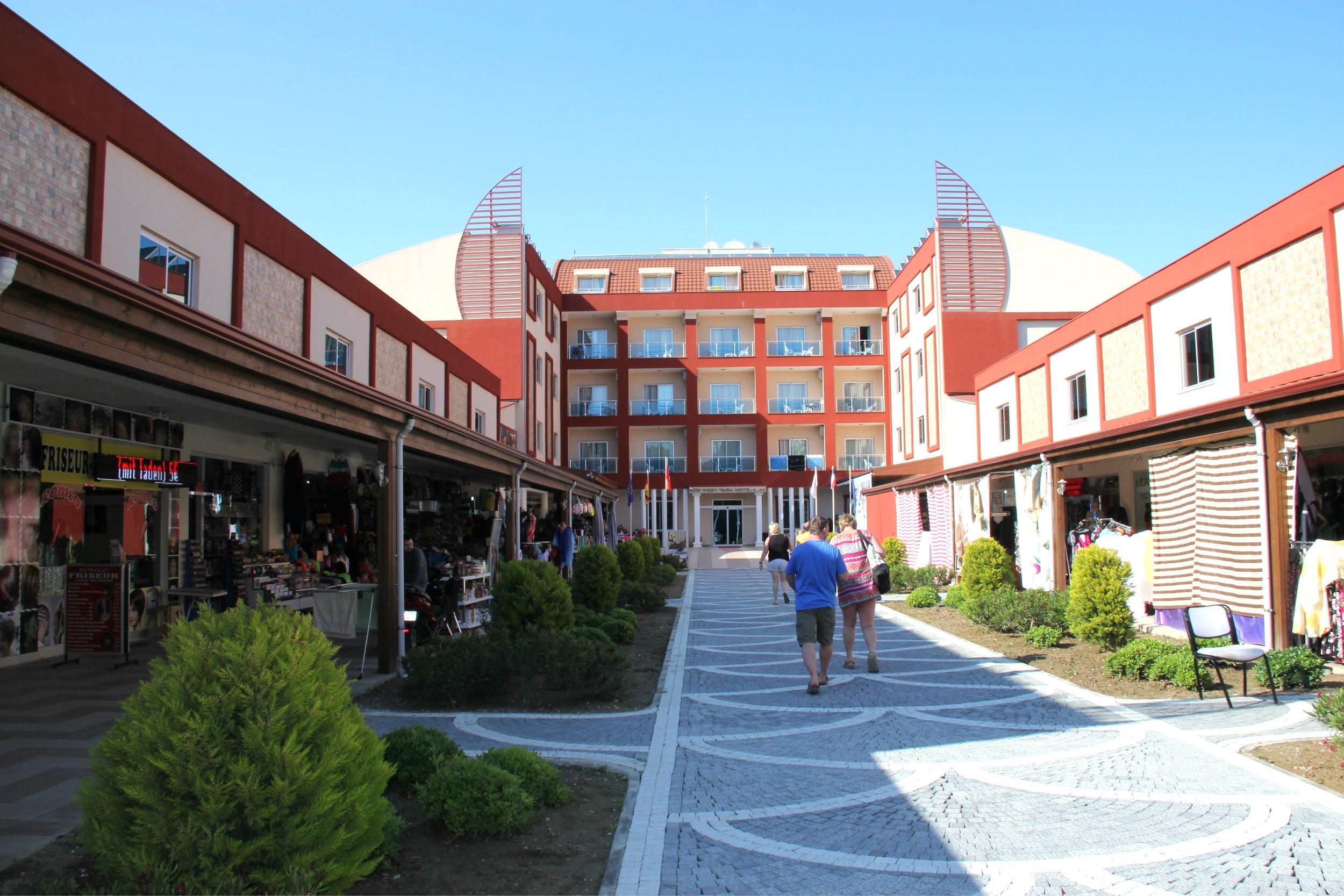 Side West Park Hotel Exterior photo