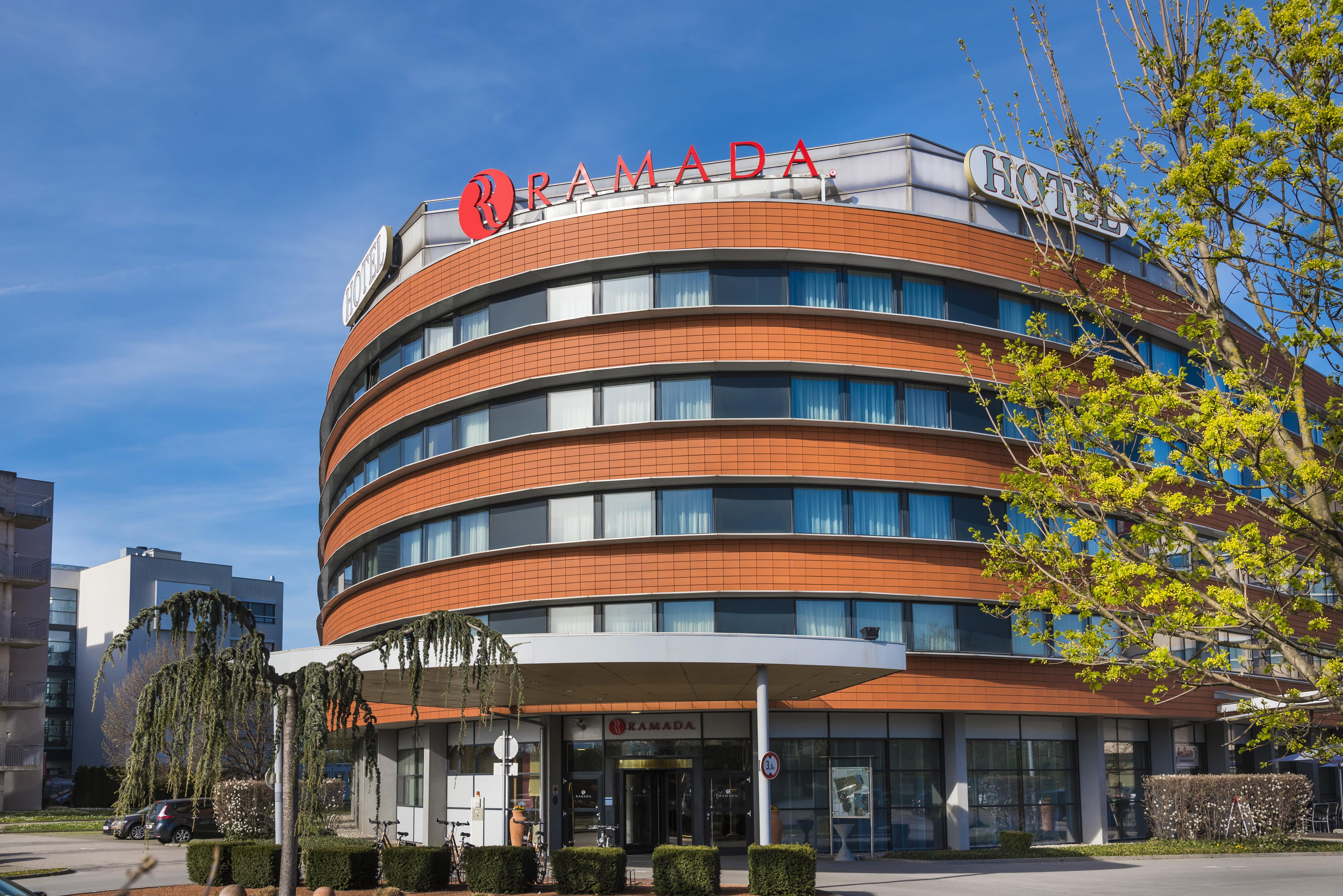 Hotel Ramada Graz Unterpremstaetten Exterior photo