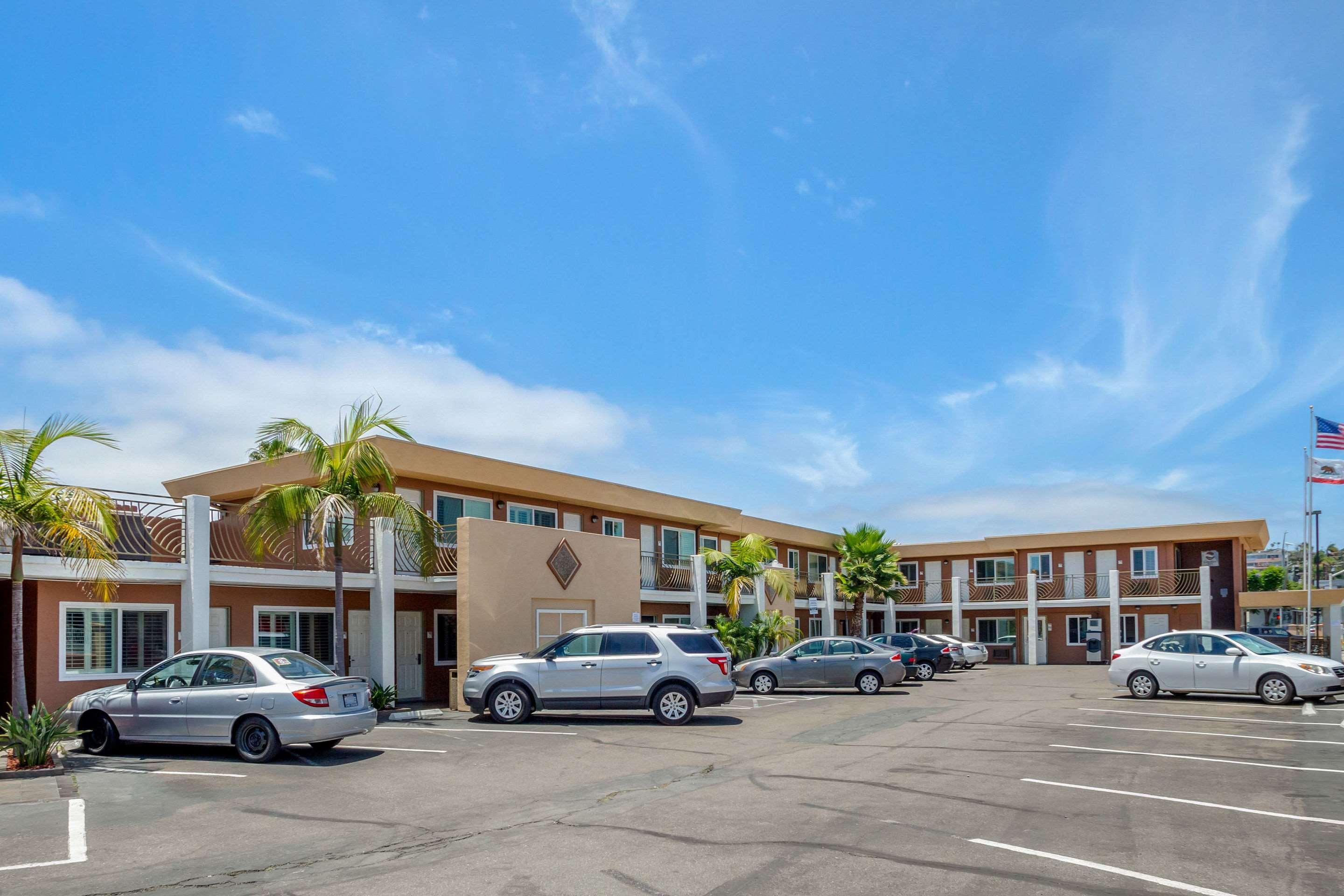 Comfort Inn San Diego Airport At The Harbor Exterior photo