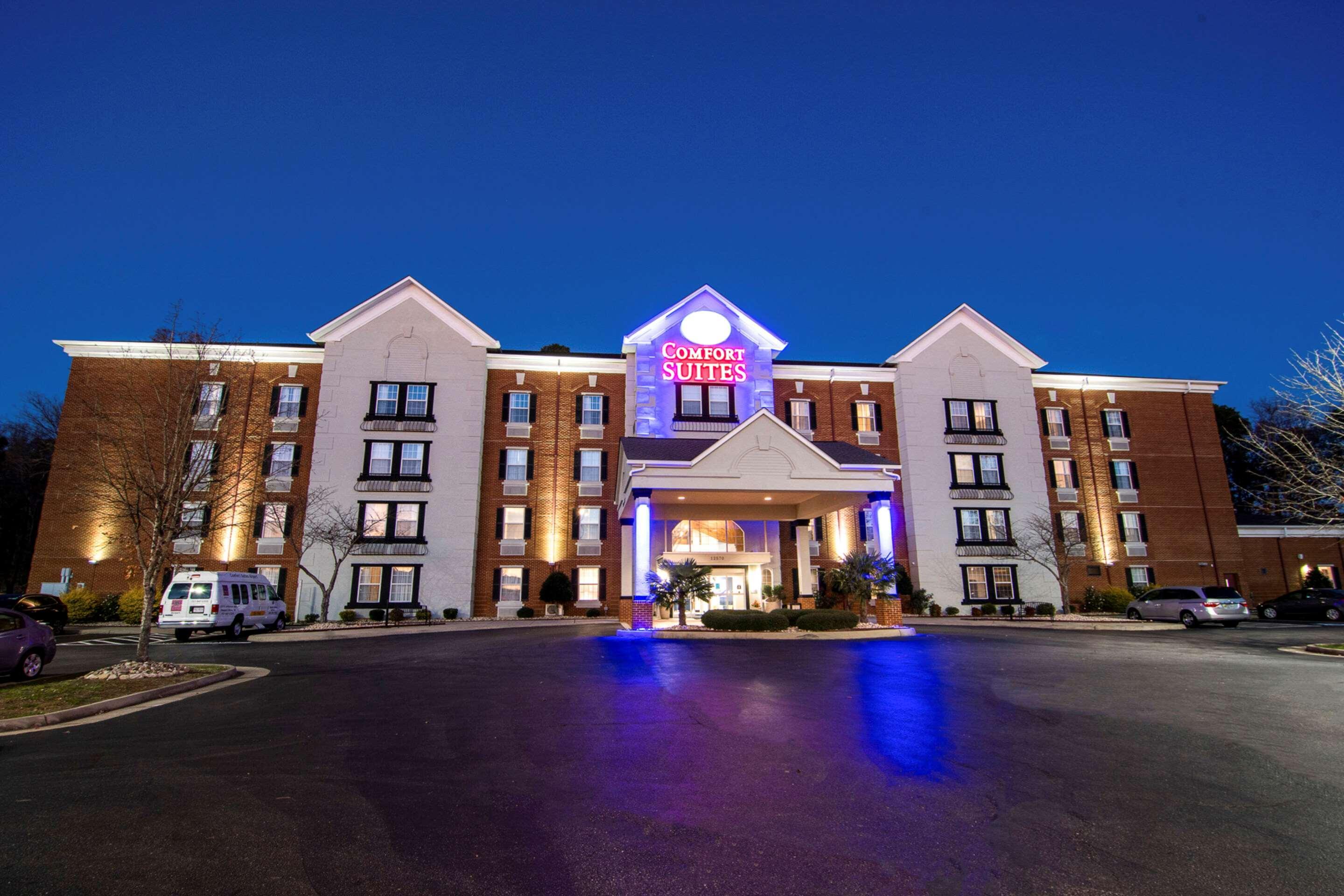 Comfort Suites Newport News Airport Exterior photo