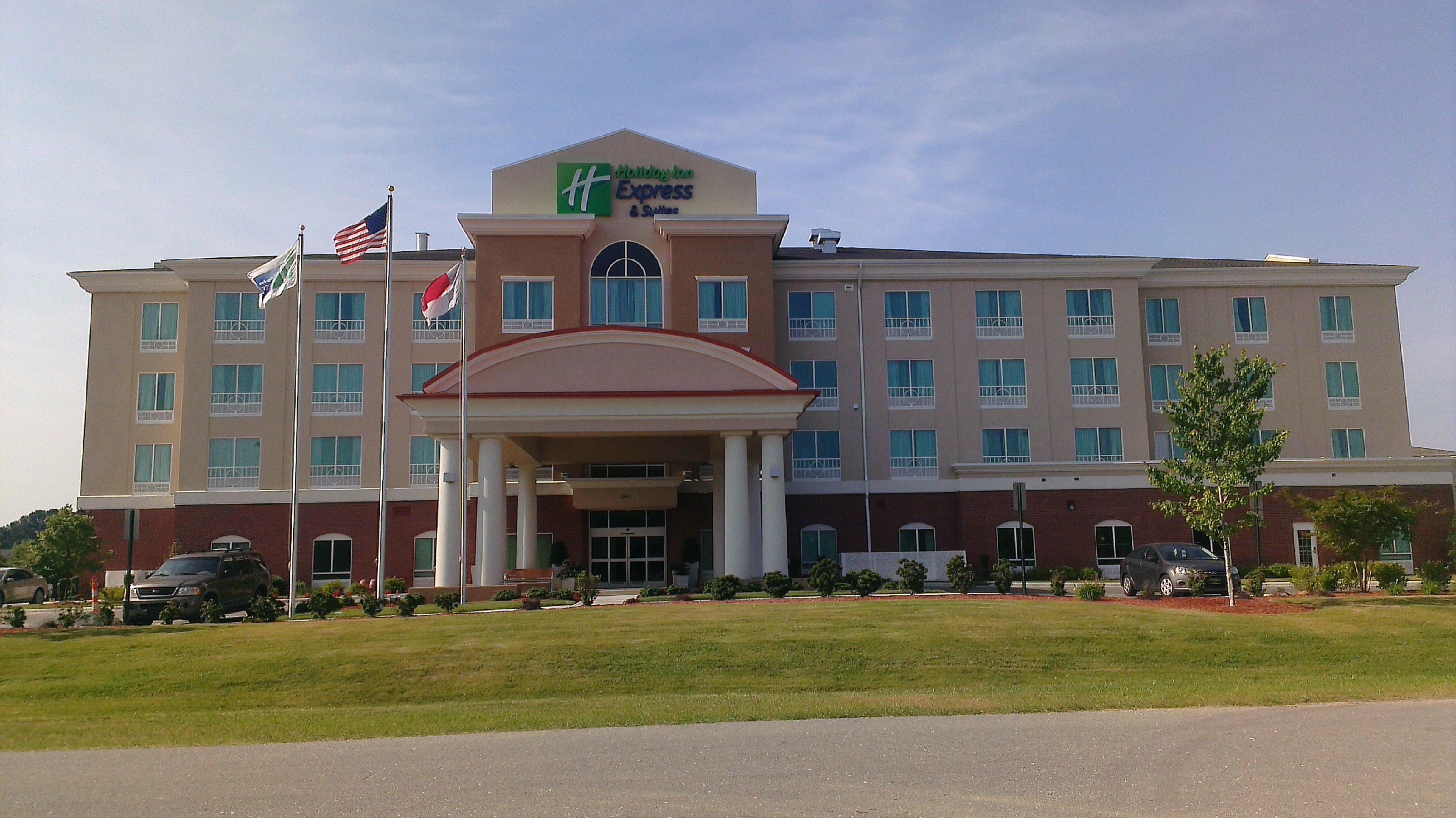 Holiday Inn Express & Suites - Smithfield/Selma, An Ihg Hotel Exterior photo